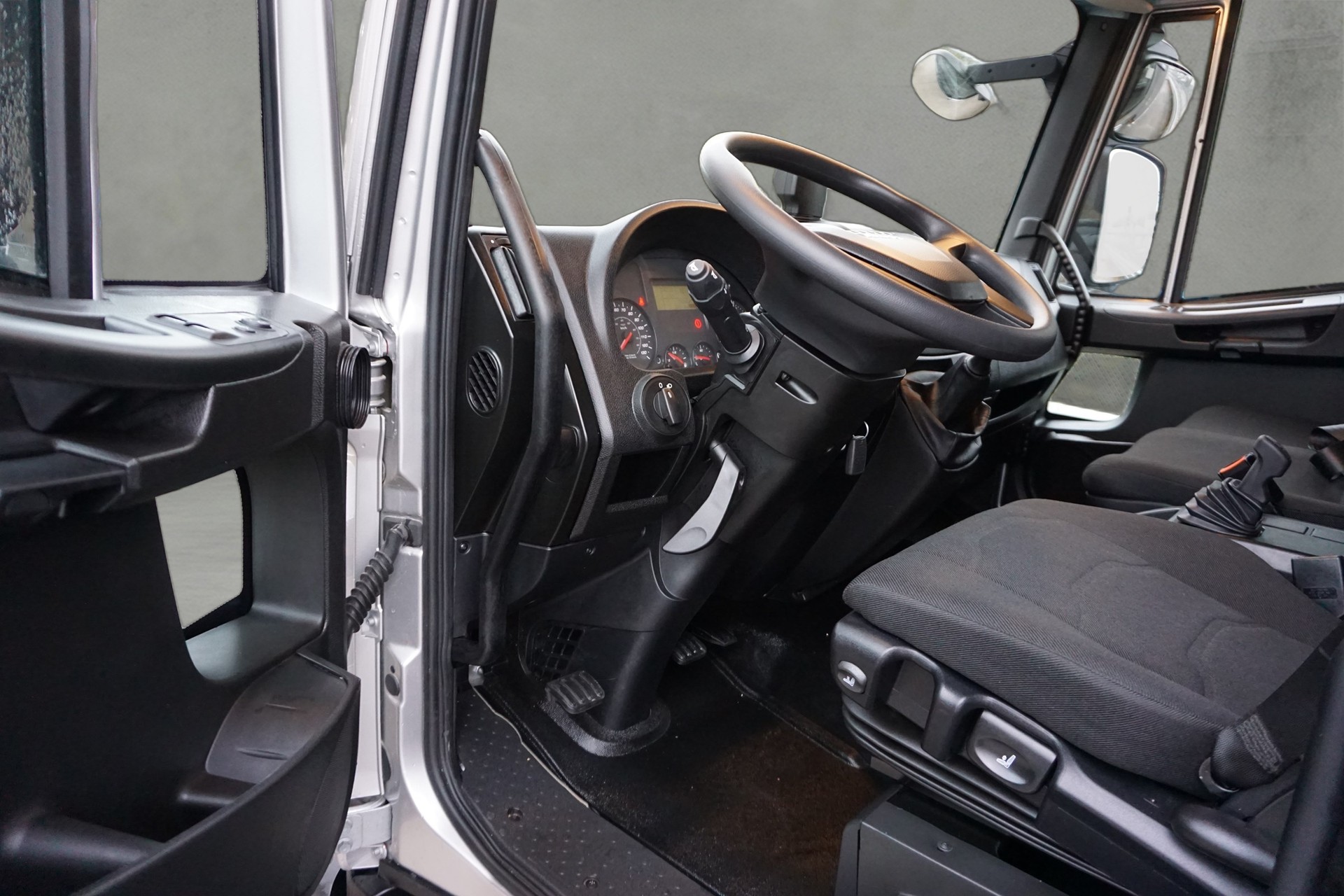 IVECO EUROCARGO 80-190 PFERDETRANSPORTER-image-6