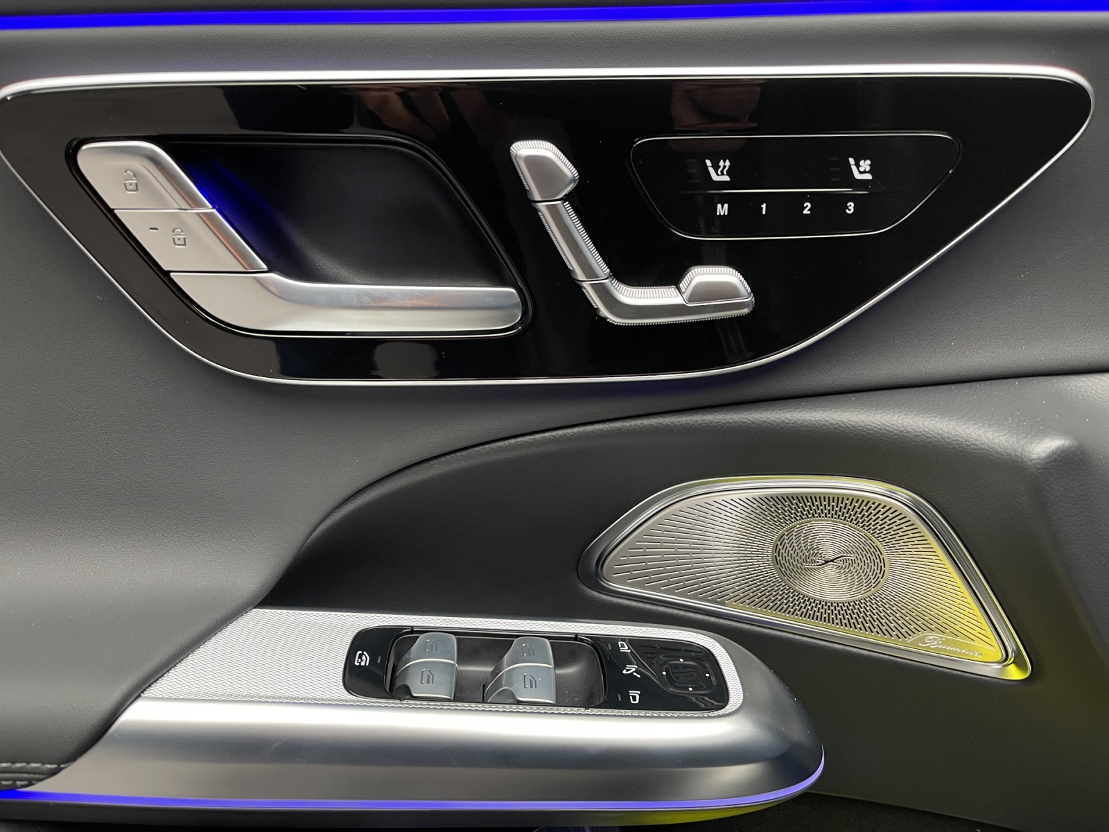 MERCEDES-BENZ E 450 d T 4M 9G-Tronic-image-12