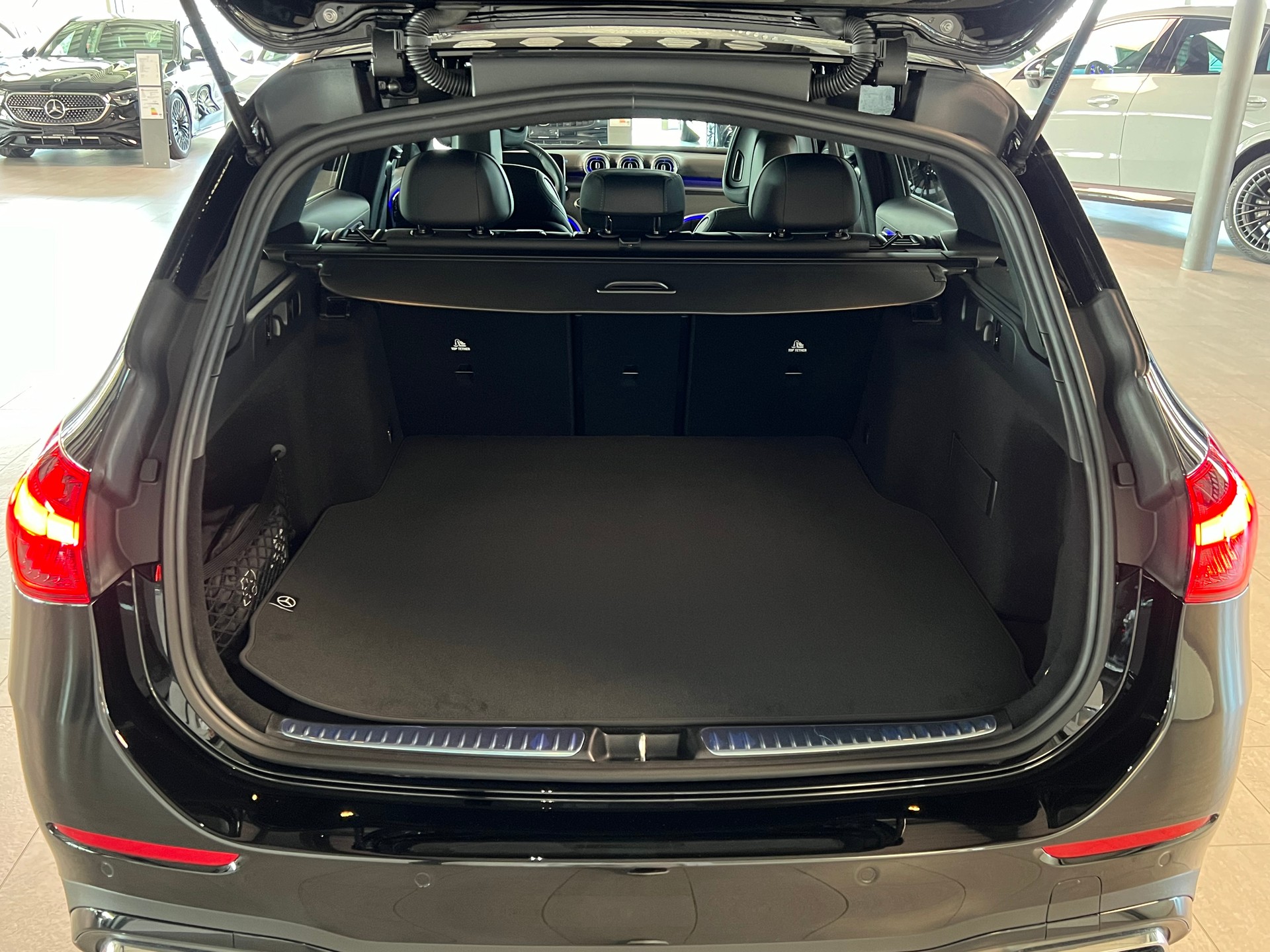 MERCEDES-BENZ C 200 T 4 Matic-image-5