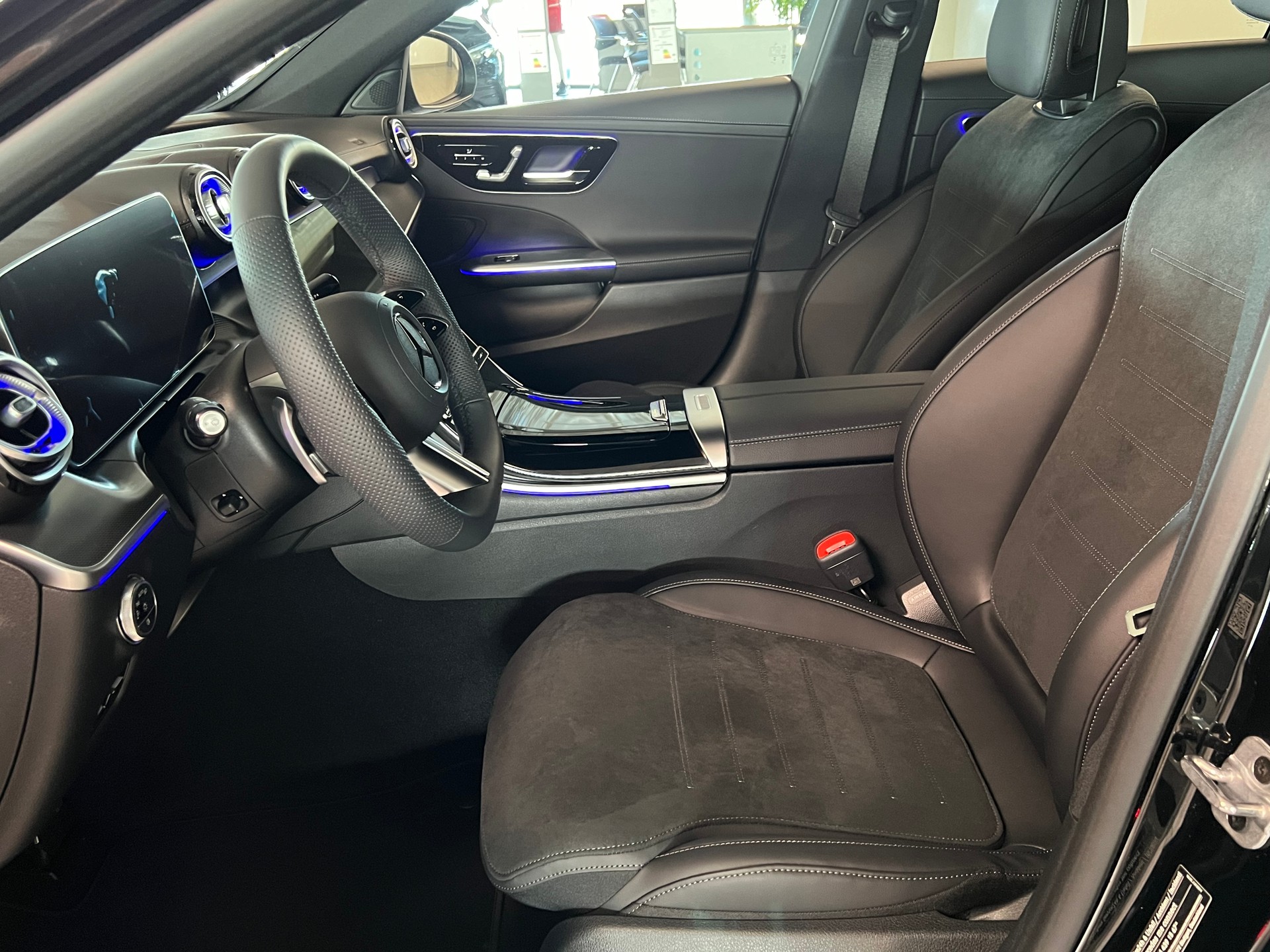MERCEDES-BENZ C 200 T 4 Matic-image-6