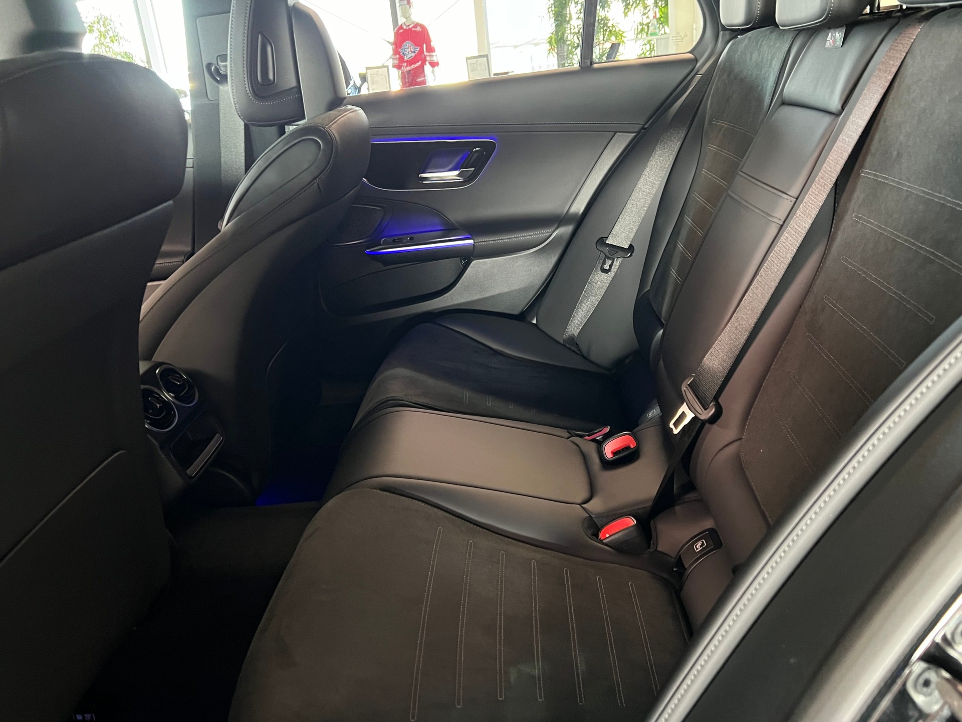 MERCEDES-BENZ C 200 T 4 Matic-image-9