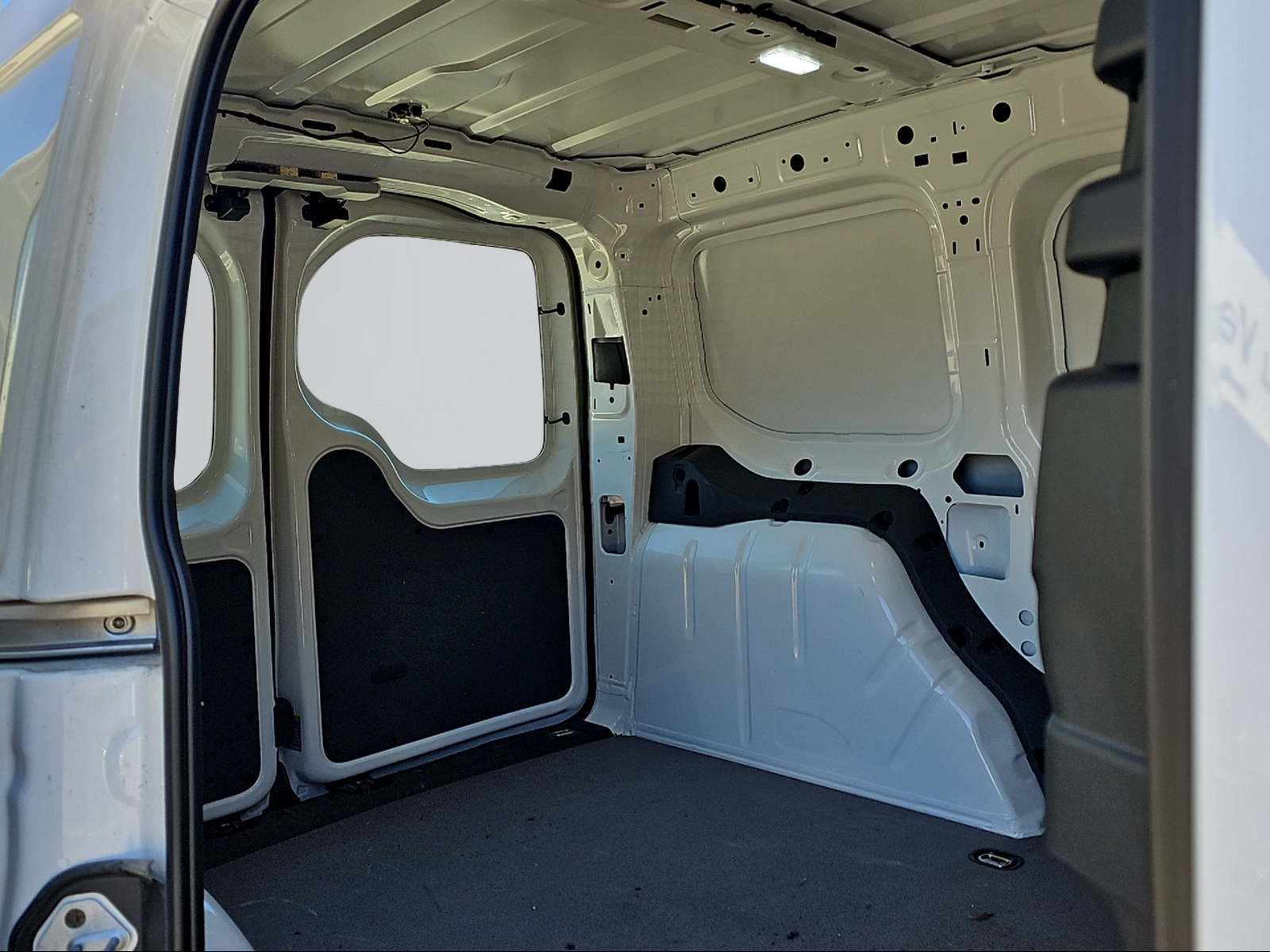 VW Caddy Cargo 2.0TDI Entry-image-5