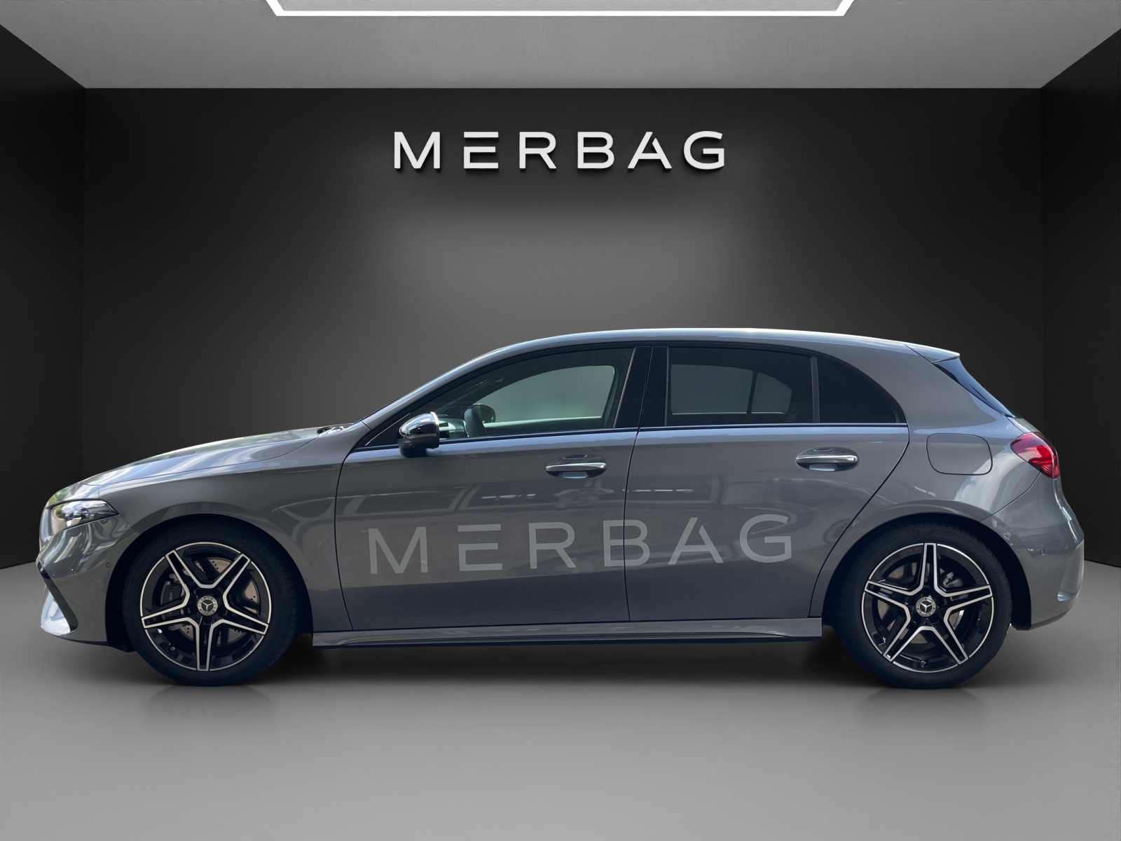 MERCEDES-BENZ A 250 4Matic 8G-DCT-image-2