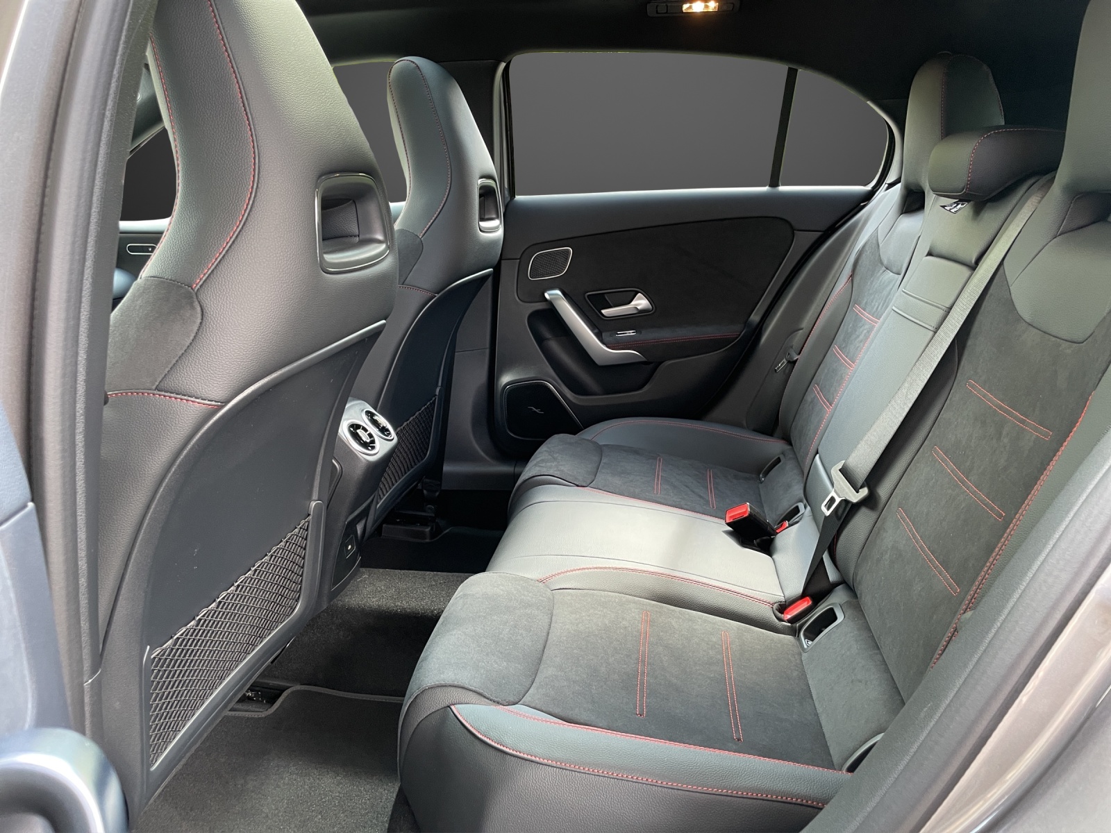 MERCEDES-BENZ A 250 4Matic 8G-DCT-image-8