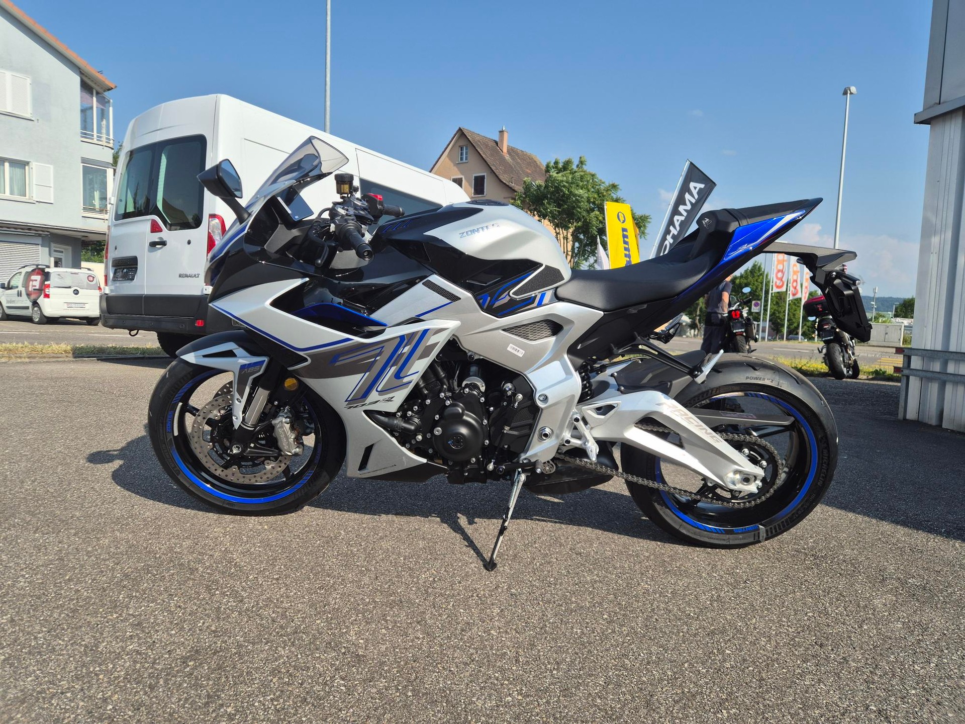 ZONTES 703 RR die neue Sportliche Zontes 35kw oder 70kw-showroom-element-1