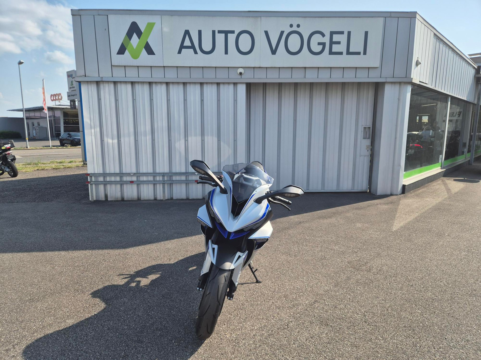 ZONTES 703 RR die neue Sportliche Zontes 35kw oder 70kw-showroom-element-2