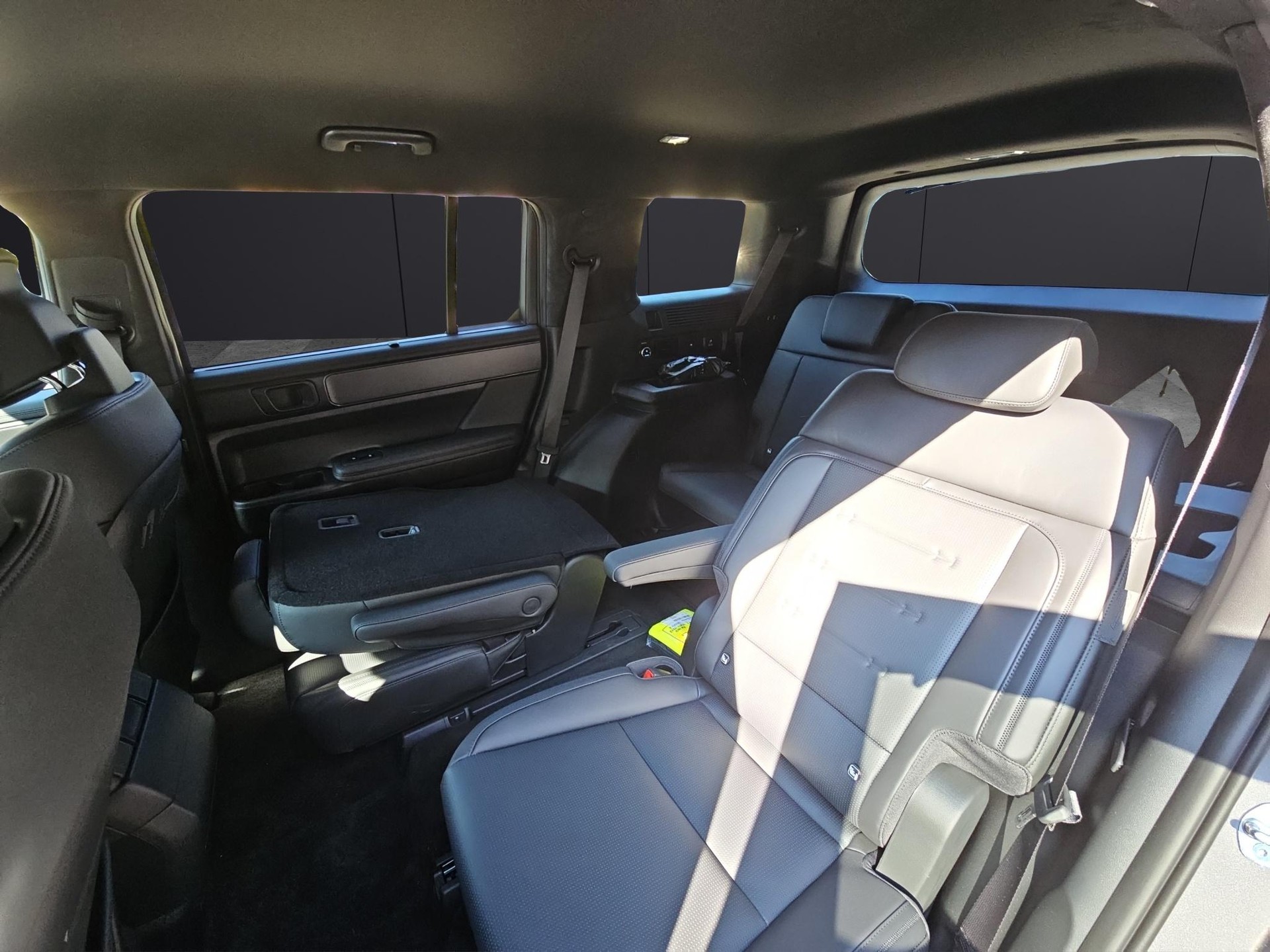 HYUNDAI Santa Fe 1.6 T-GDi PHEV Calligraphy-image-10