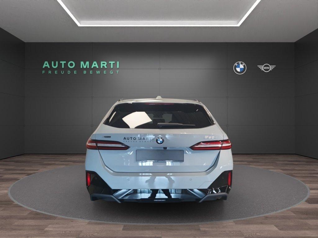 BMW 520d xDrive Touring-image-4