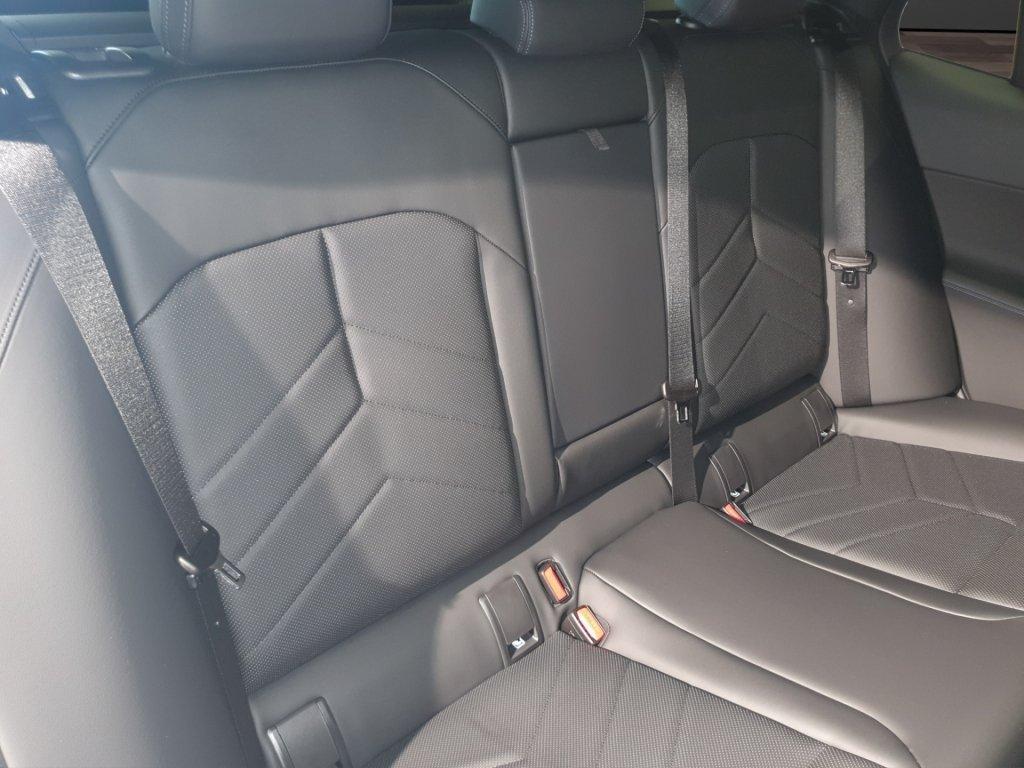 BMW 520d xDrive Touring-image-13