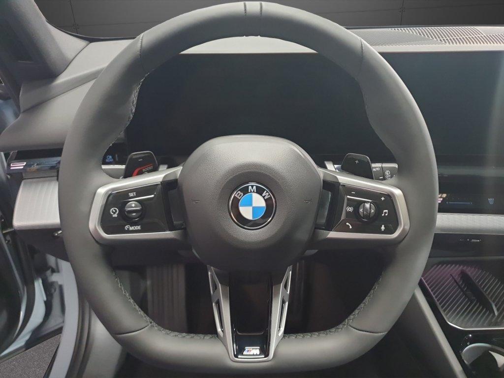 BMW 520d xDrive Touring-image-9