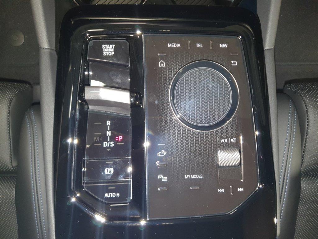 BMW 520d xDrive Touring-image-17