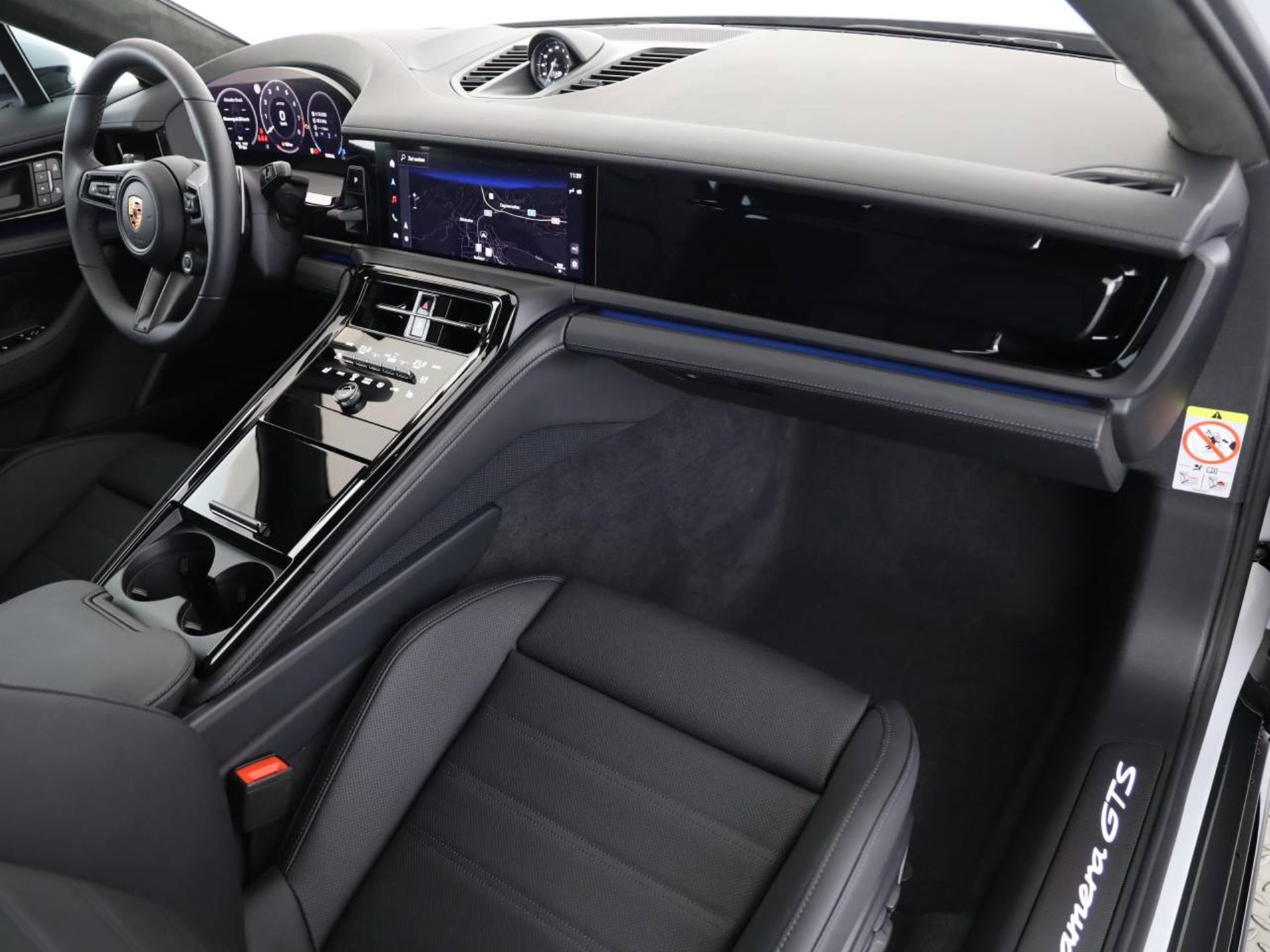 PORSCHE Panamera GTS-image-14