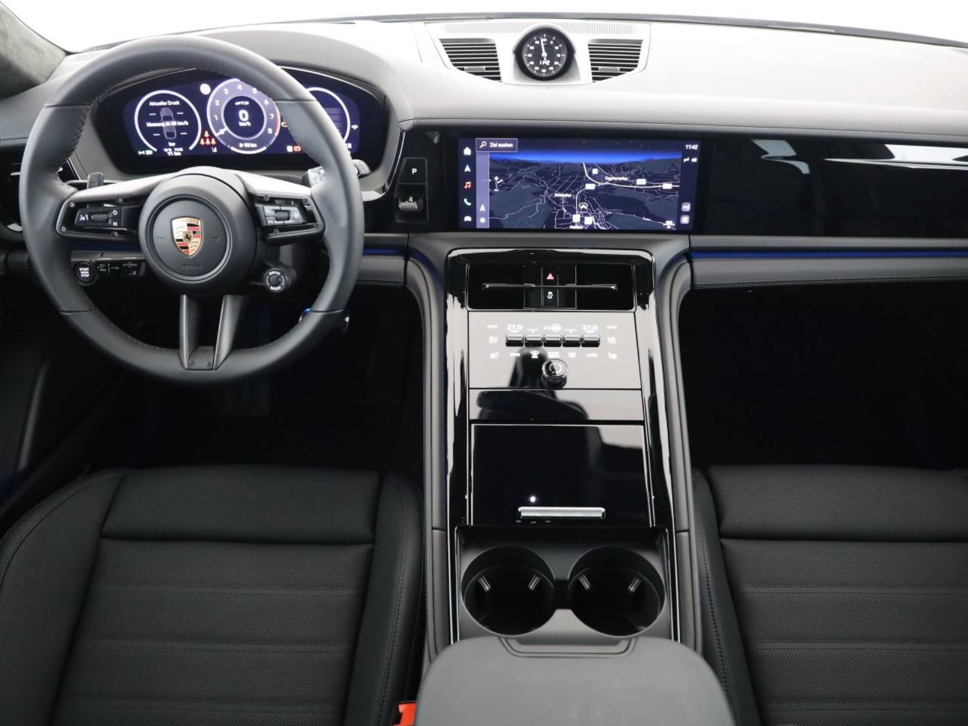 PORSCHE Panamera GTS-image-13