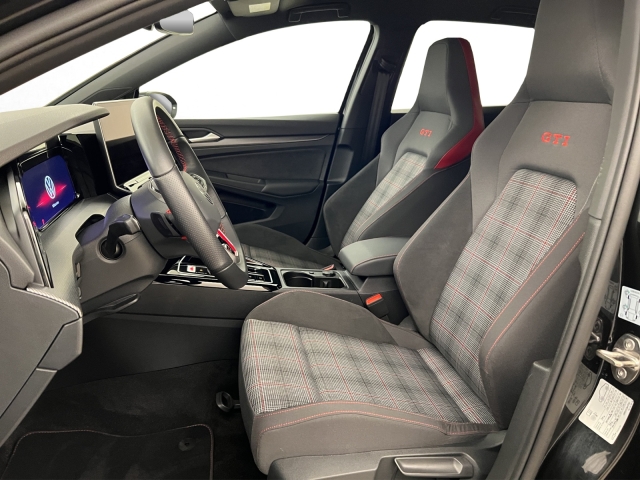 VW Golf 8 2.0 TSI GTI Black Style DSG-image-4