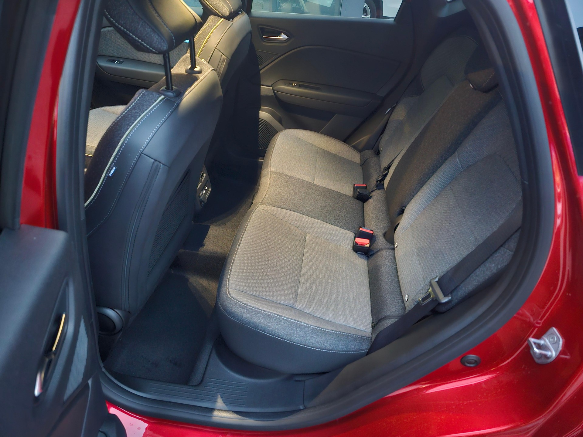 MITSUBISHI ASX 1.6 HEV Intense-image-9