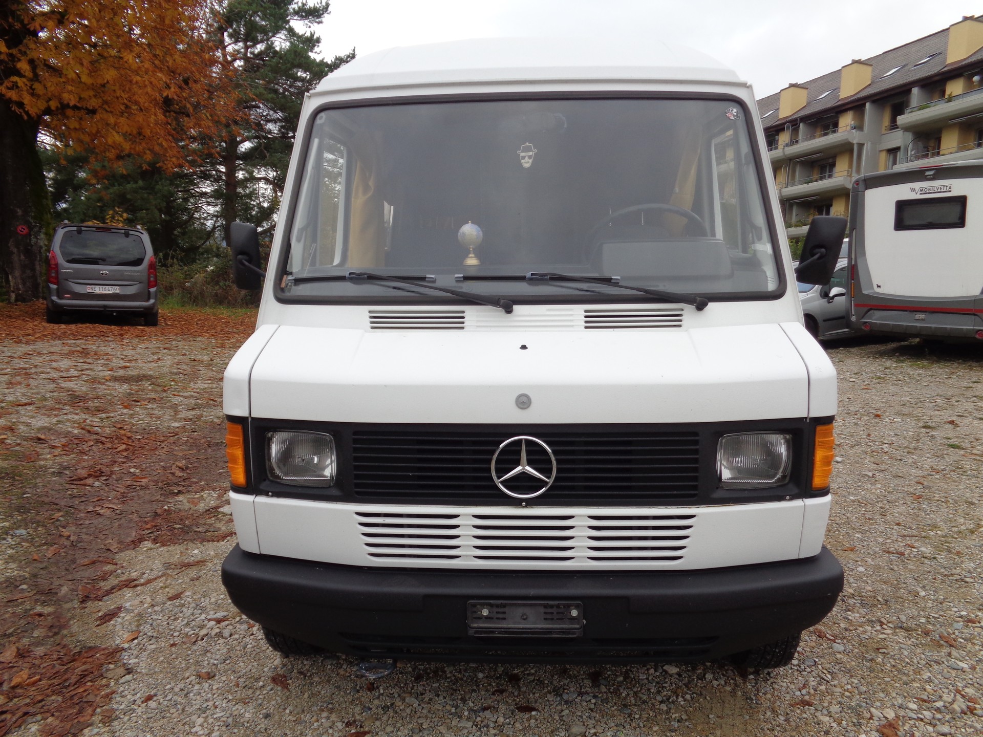 MERCEDES-BENZ 207 D-image-2