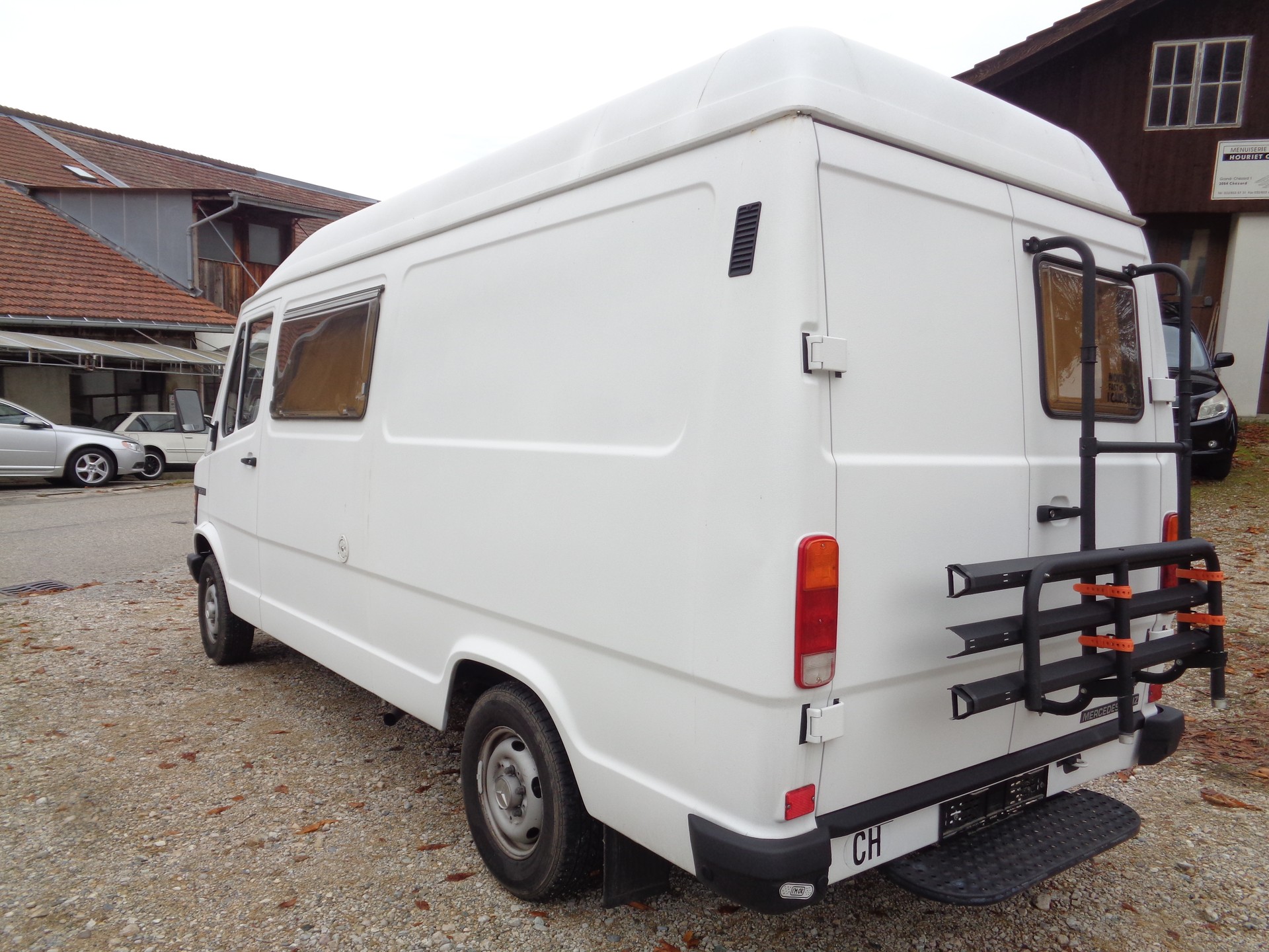 MERCEDES-BENZ 207 D-image-6
