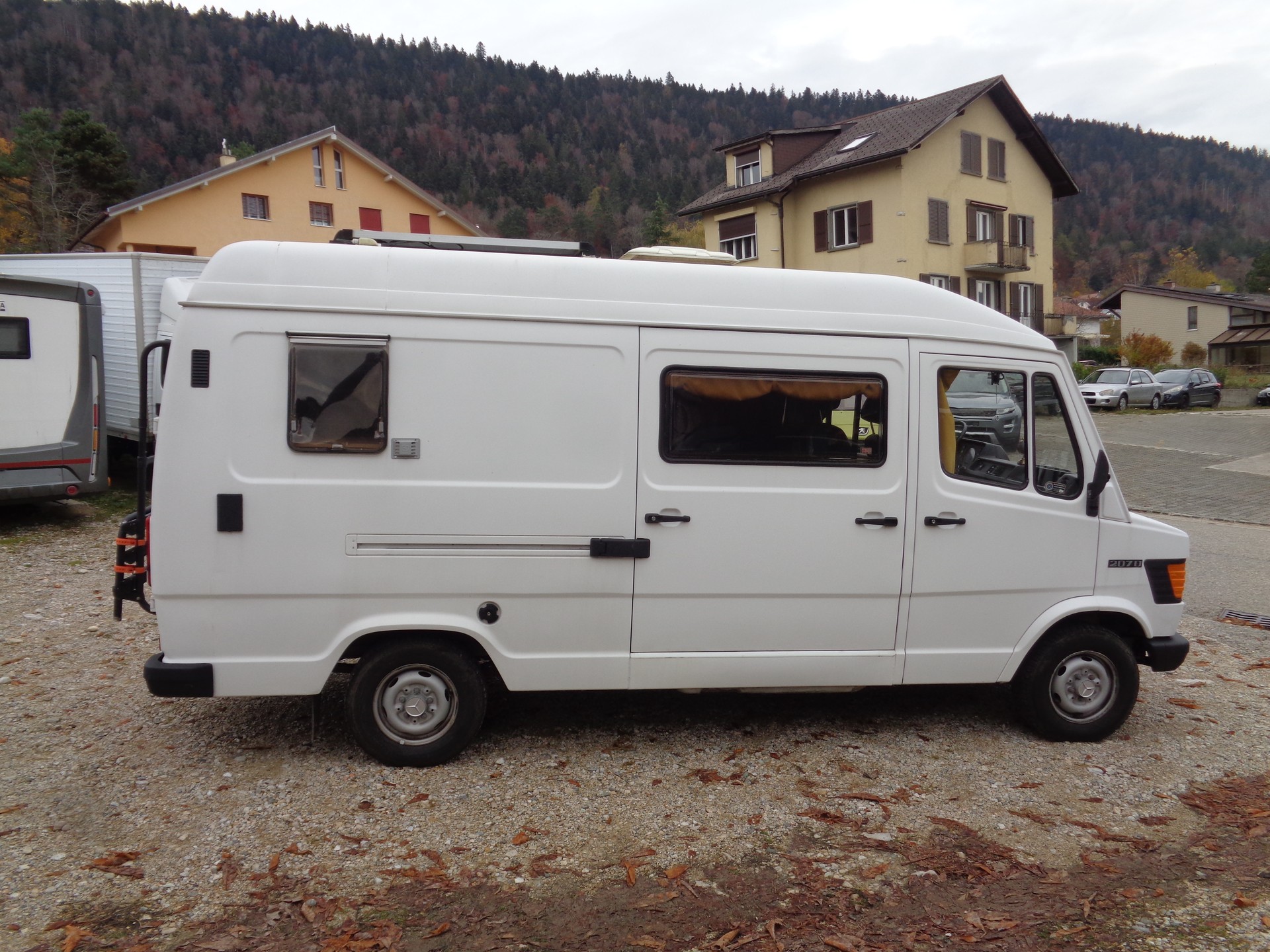 MERCEDES-BENZ 207 D-image-4