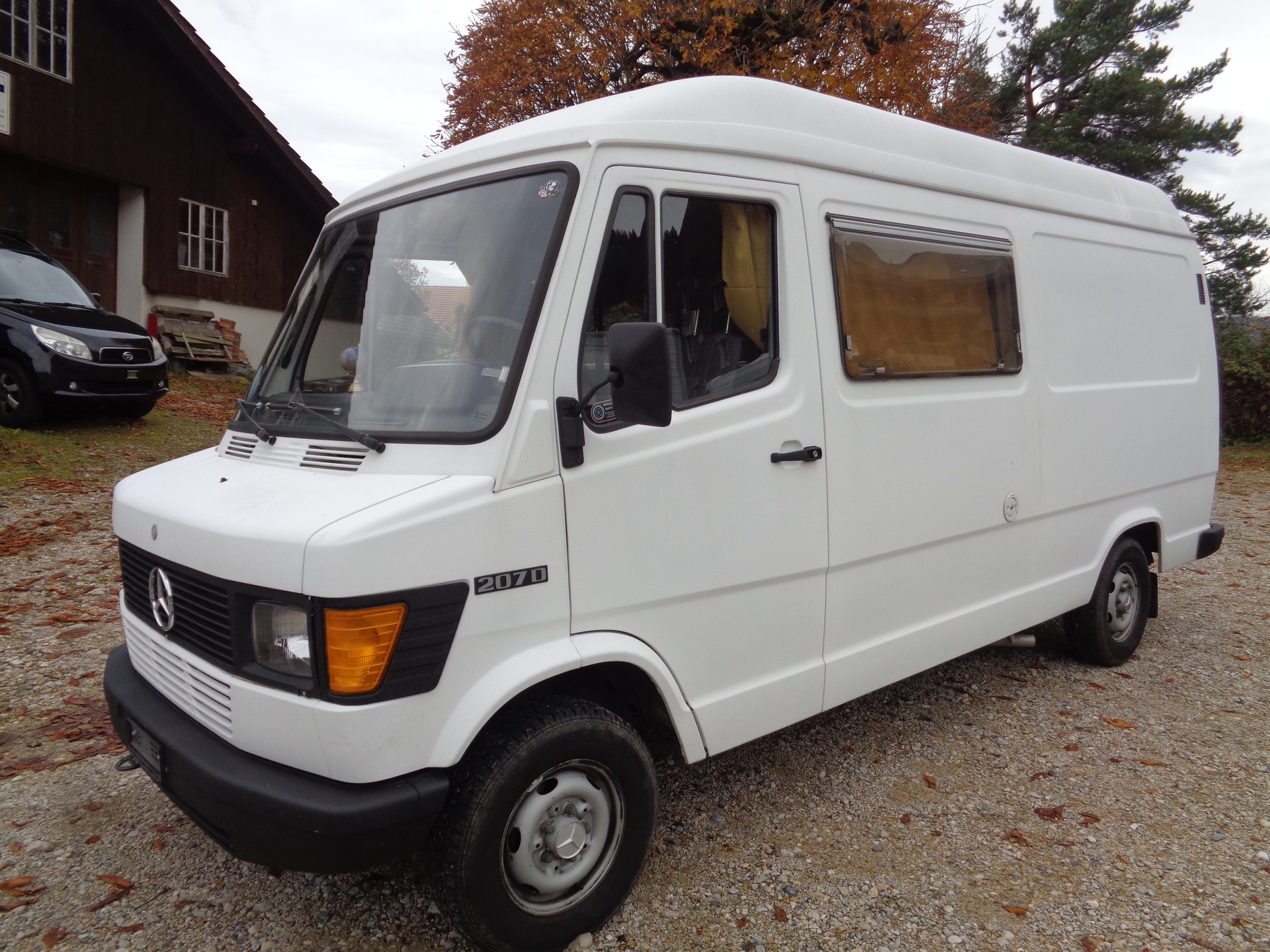 MERCEDES-BENZ 207 D-image-0