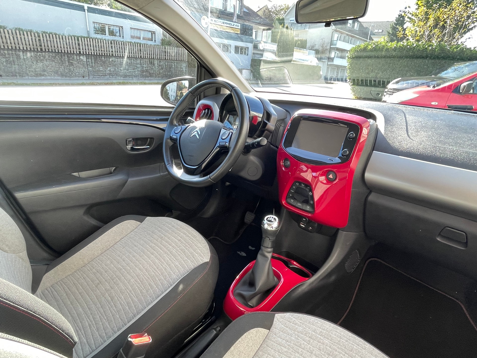 CITROEN C1 1.2 VTi Shine Edition-image-4