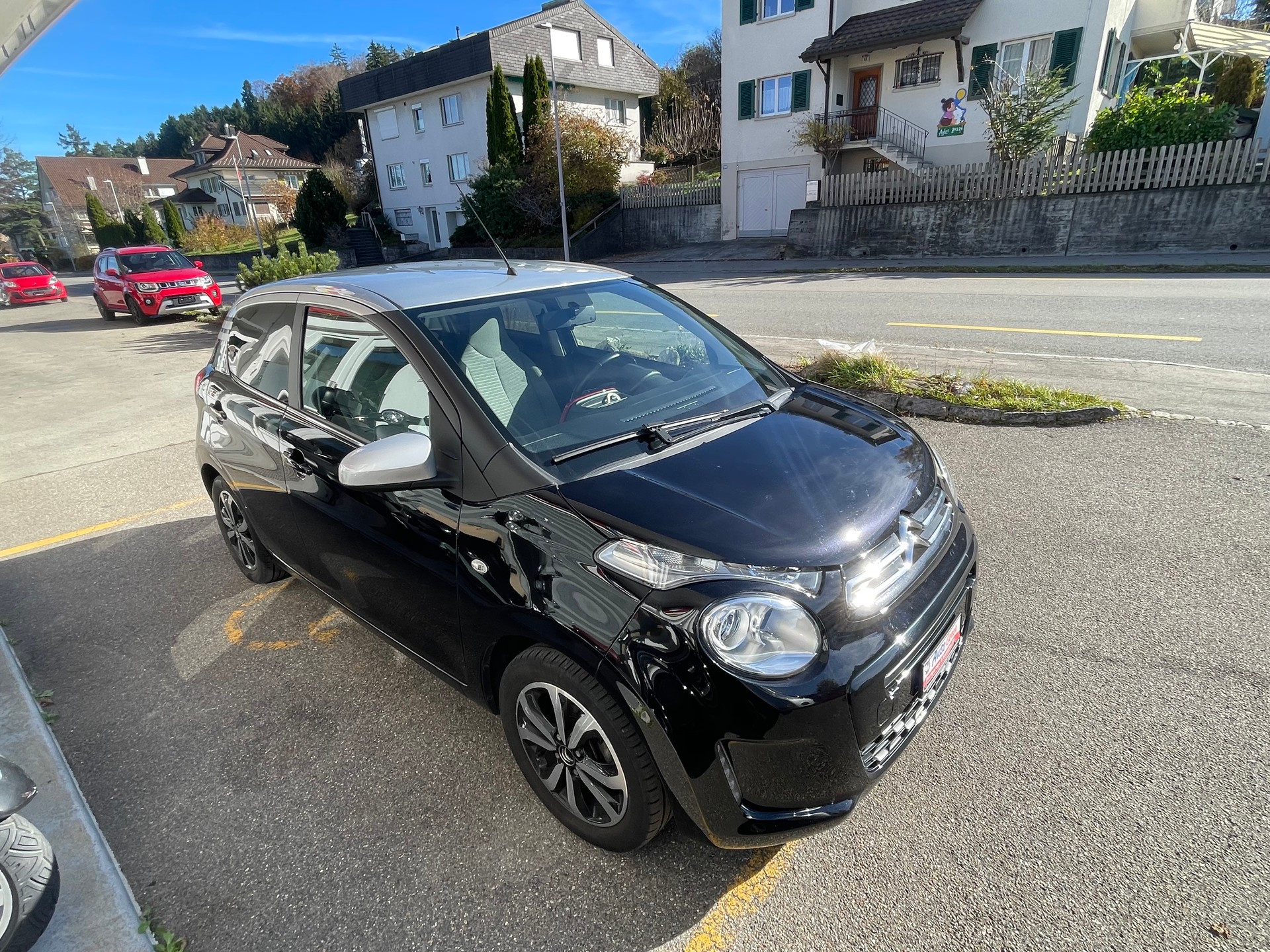 CITROEN C1 1.2 VTi Shine Edition-image-3