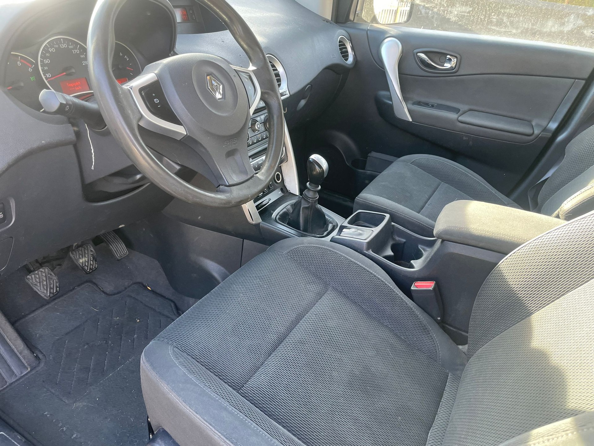 RENAULT Koleos 2.0 dCi Dynamique Luxe 4x4-image-7