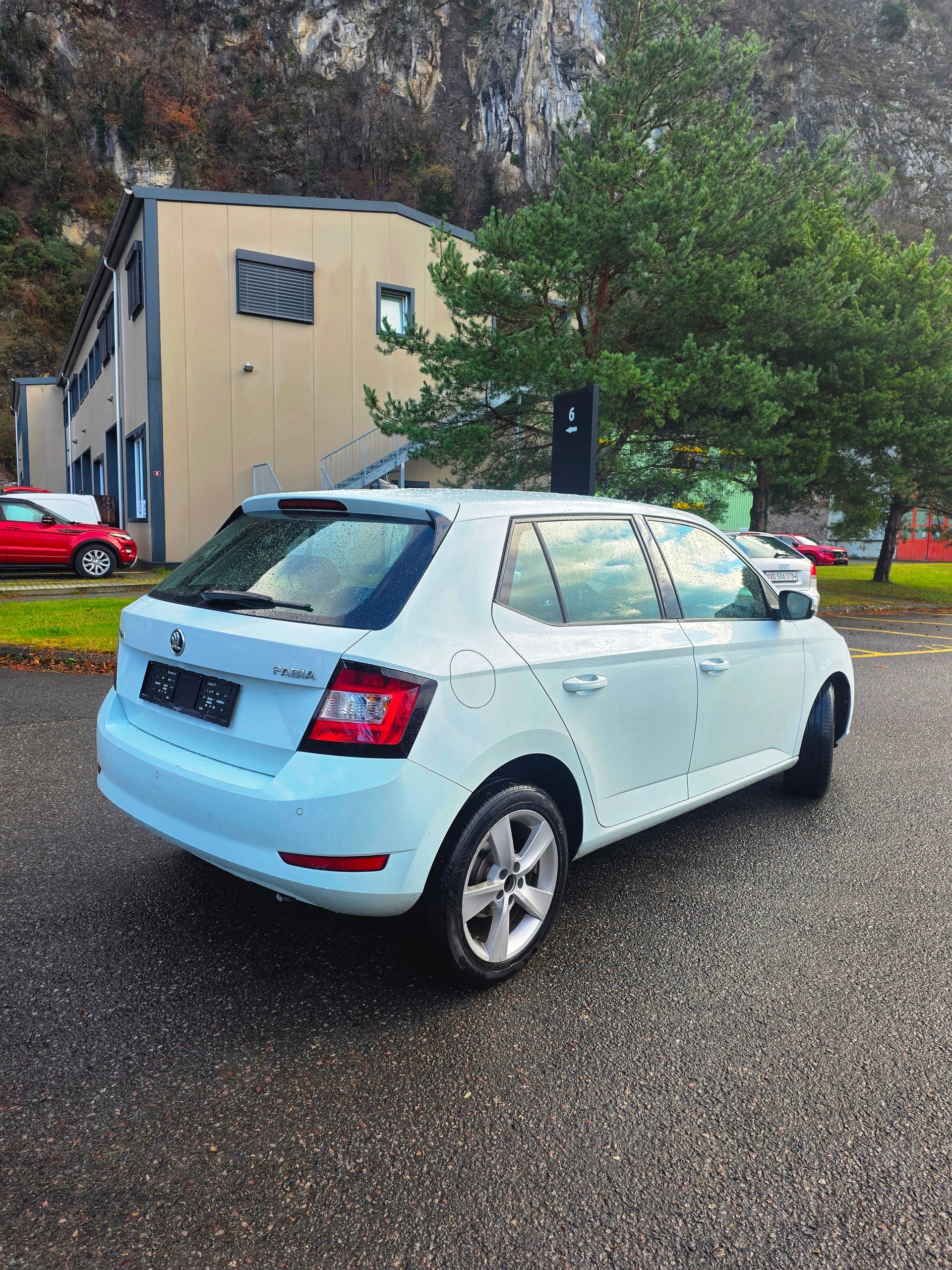 SKODA Fabia Combi 1.0 MPI Active-image-2