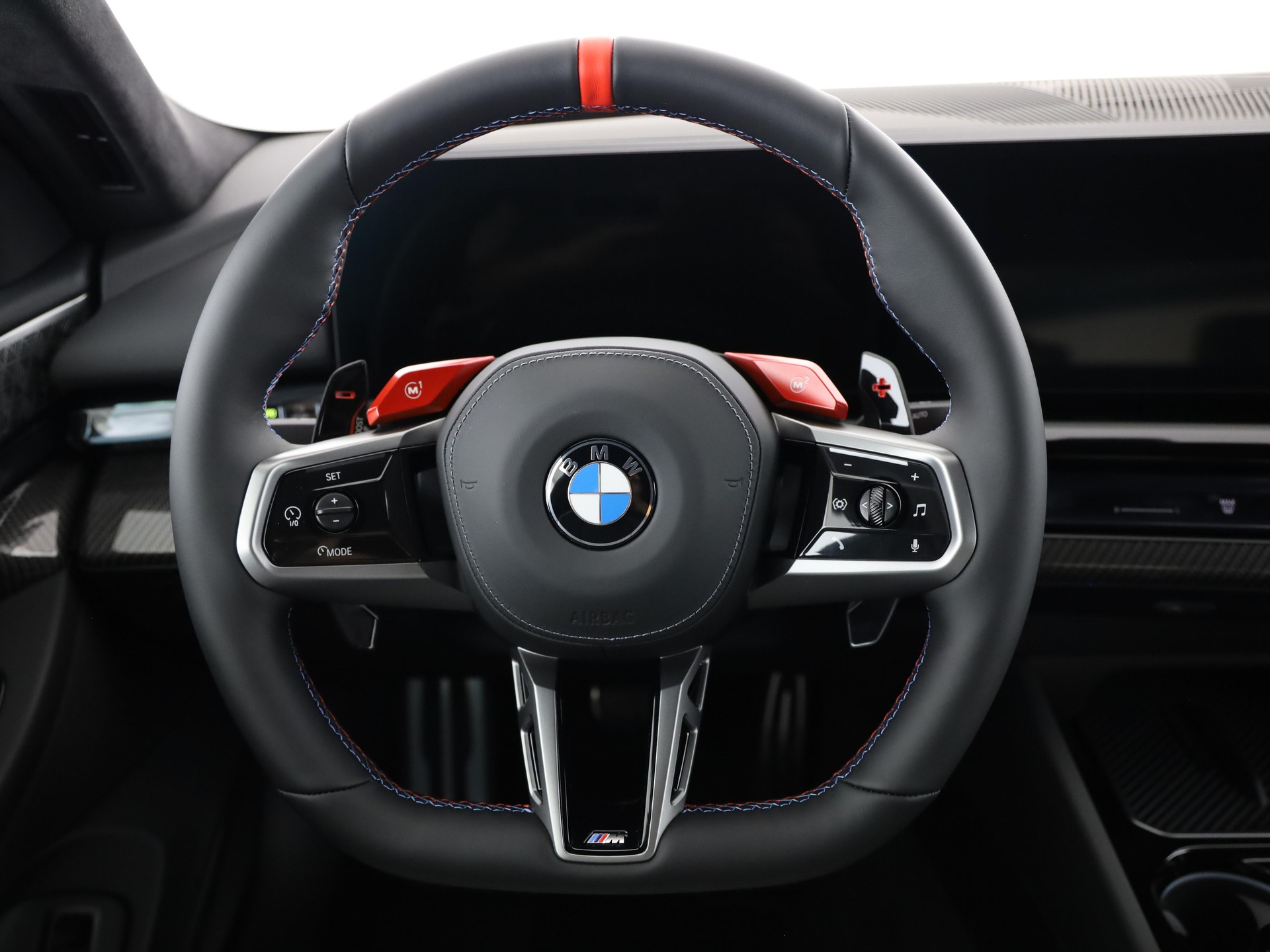 BMW M5 xDrive-image-18