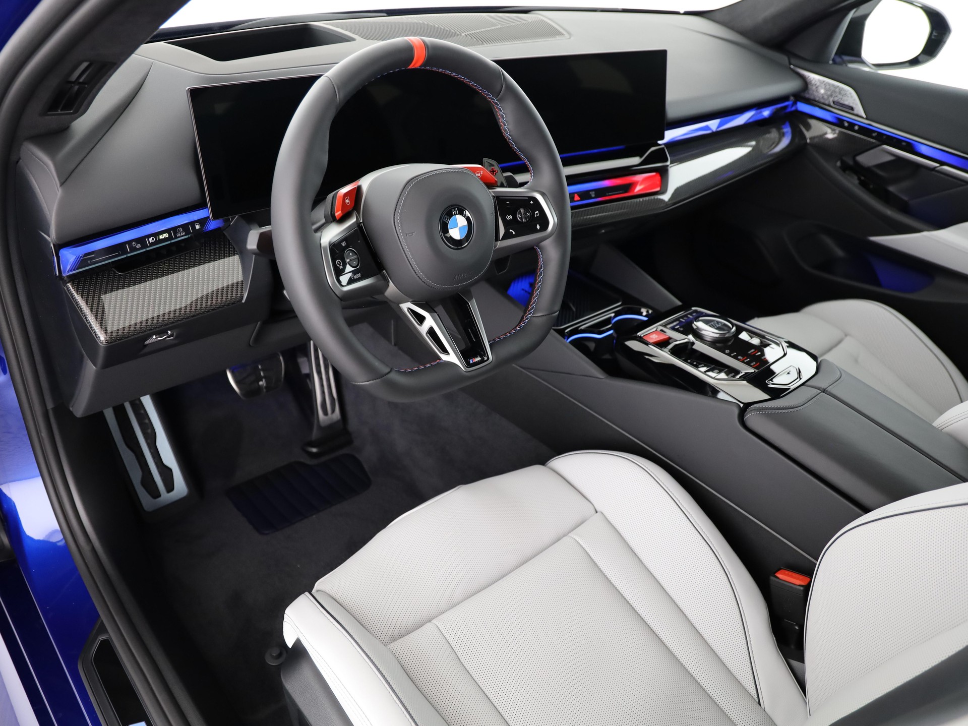 BMW M5 xDrive-image-12