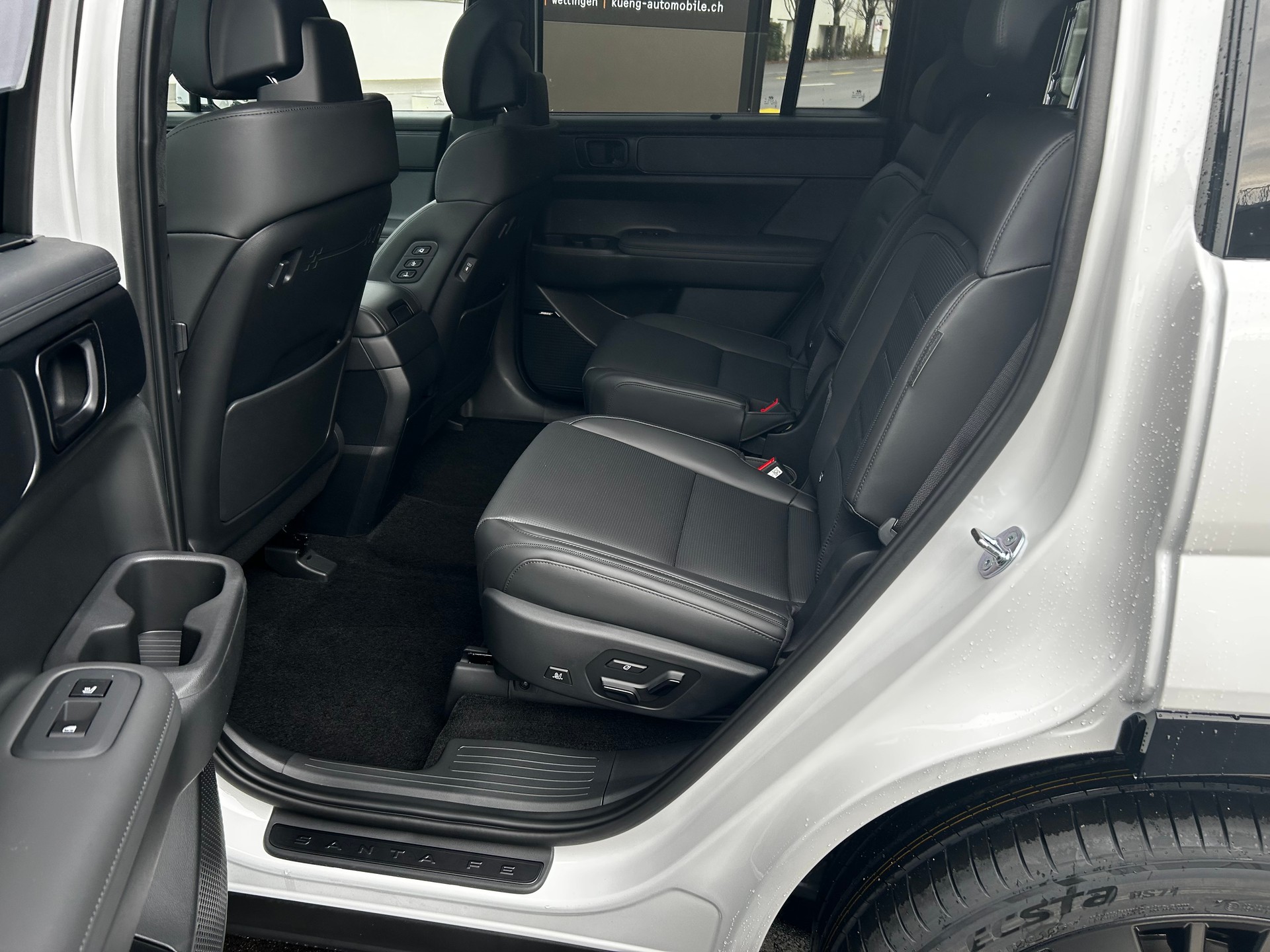 HYUNDAI Santa Fe 1.6 T-GDi HEV Calligraphy 4WD Automatic-image-12