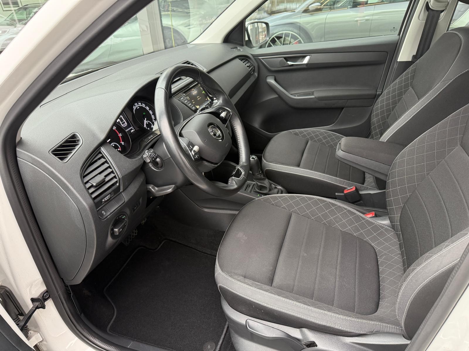 SKODA Fabia 1.0 TSI Ambition DSG-image-19