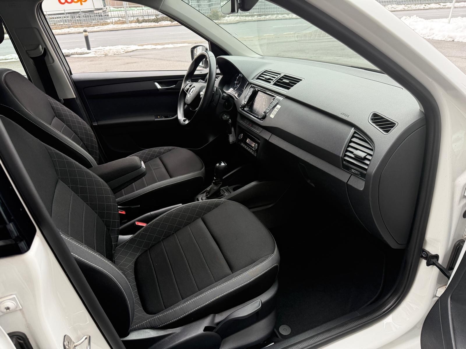 SKODA Fabia 1.0 TSI Ambition DSG-image-20