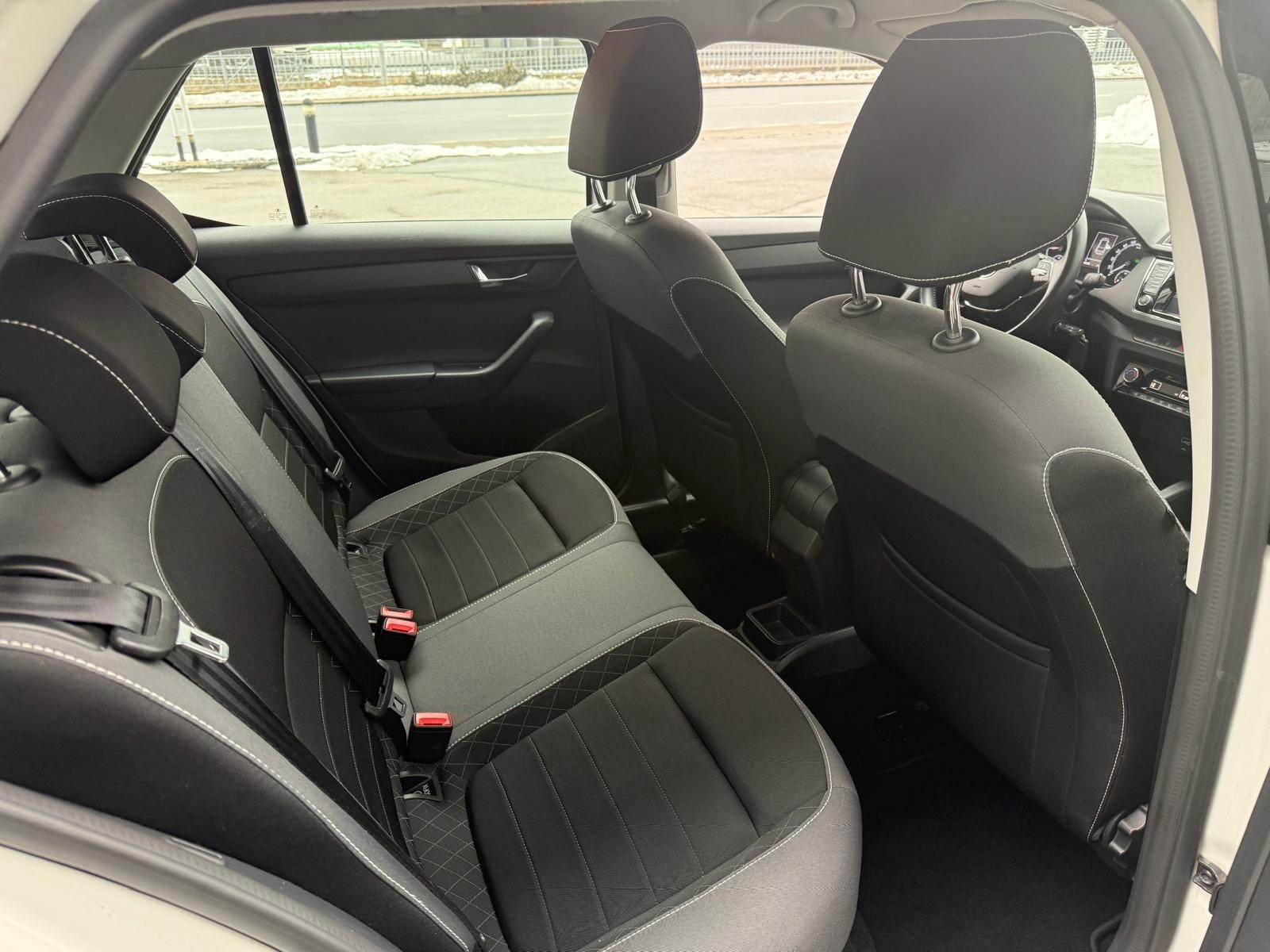 SKODA Fabia 1.0 TSI Ambition DSG-image-16