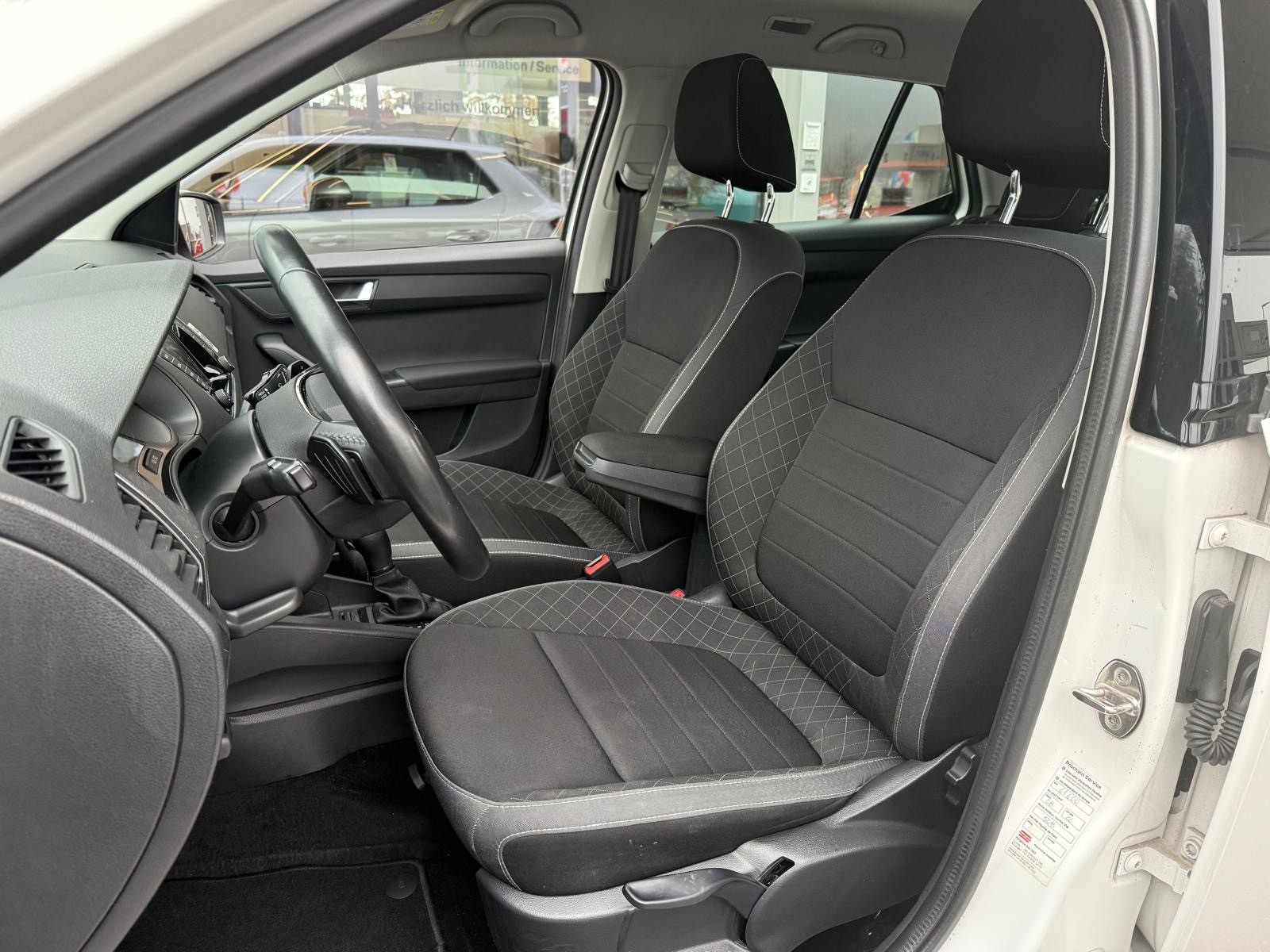 SKODA Fabia 1.0 TSI Ambition DSG-image-14