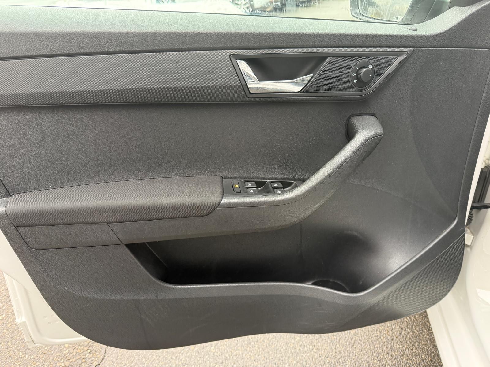 SKODA Fabia 1.0 TSI Ambition DSG-image-17