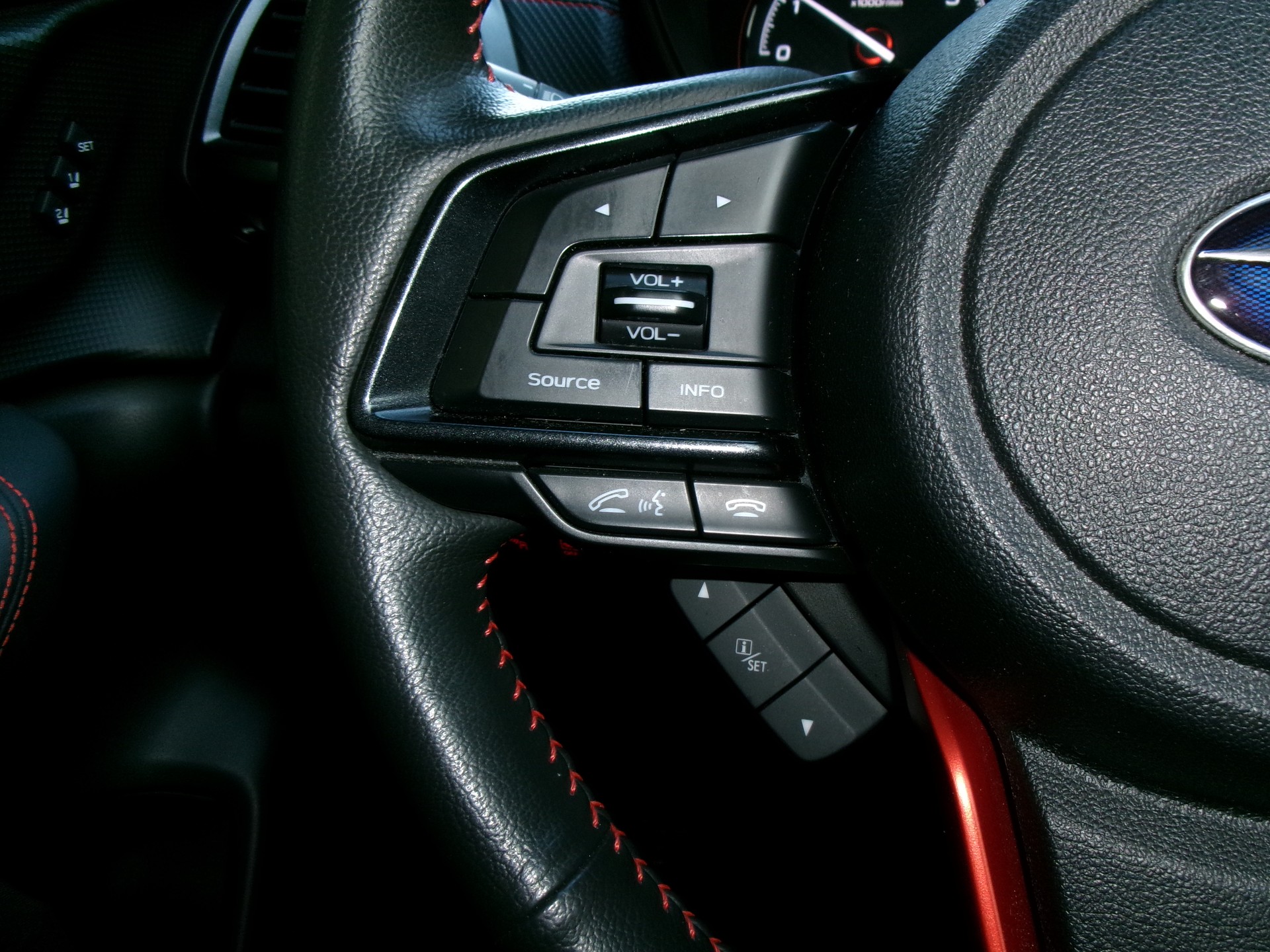 SUBARU Forester 2.0i e-Boxer Sport Lineartronic-image-13