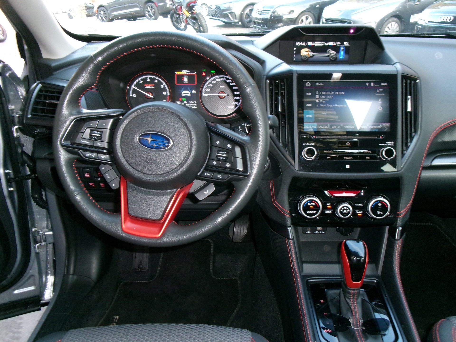 SUBARU Forester 2.0i e-Boxer Sport Lineartronic-image-8