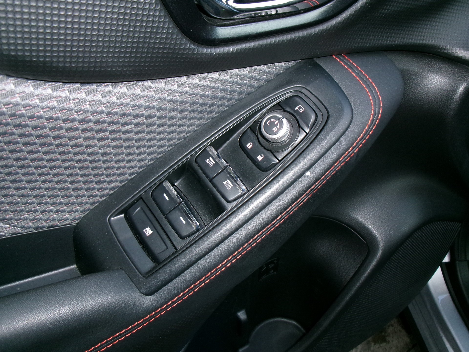 SUBARU Forester 2.0i e-Boxer Sport Lineartronic-image-7