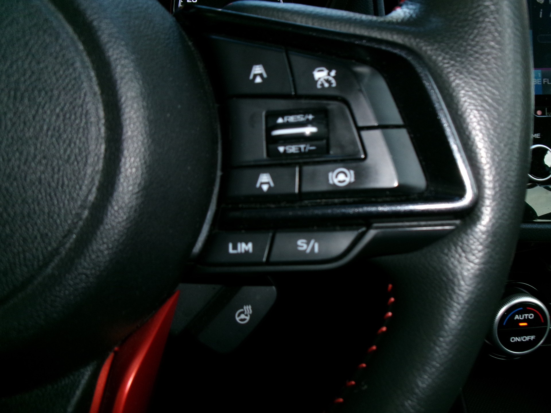 SUBARU Forester 2.0i e-Boxer Sport Lineartronic-image-12