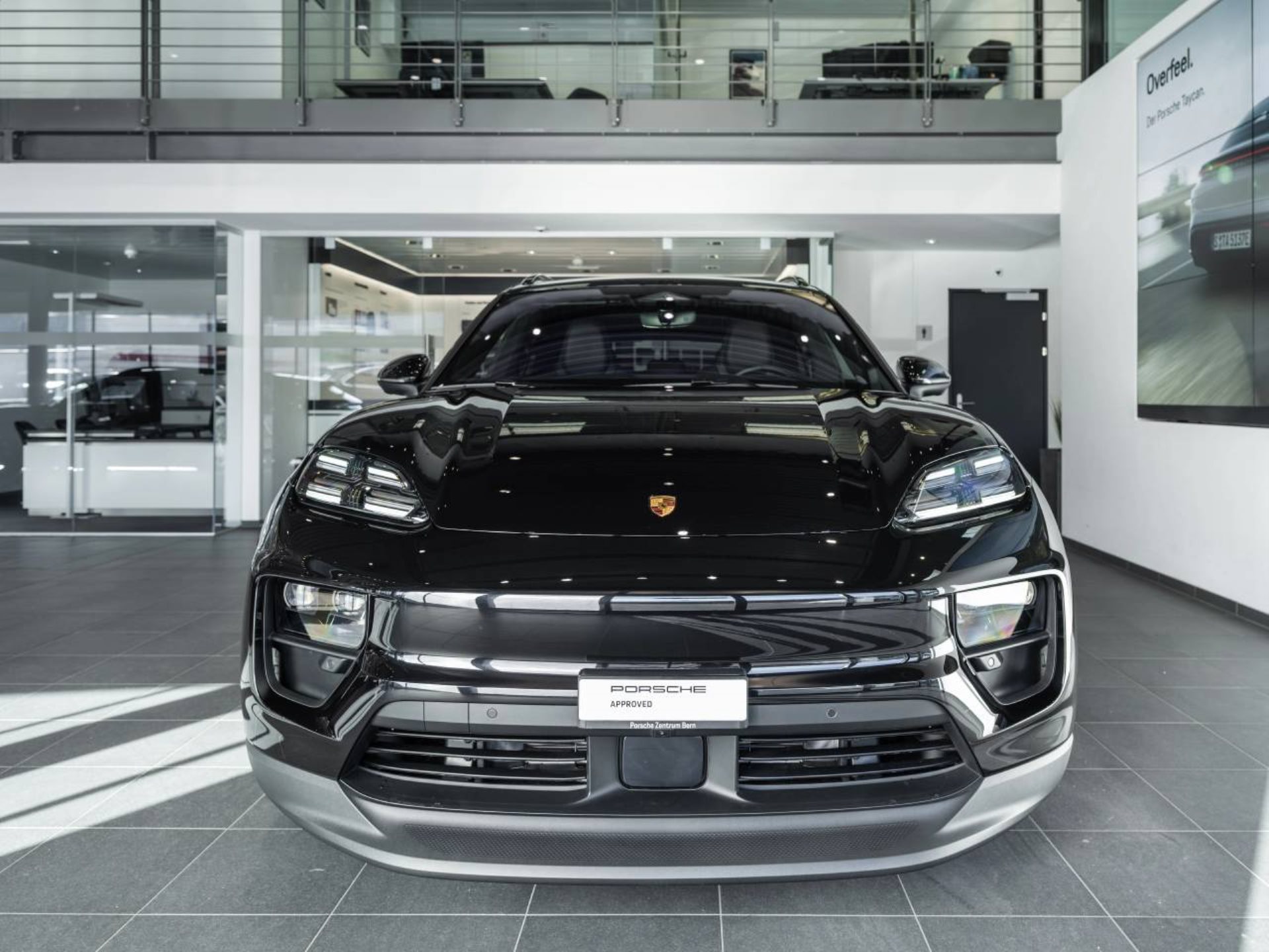 PORSCHE Macan 4-image-10