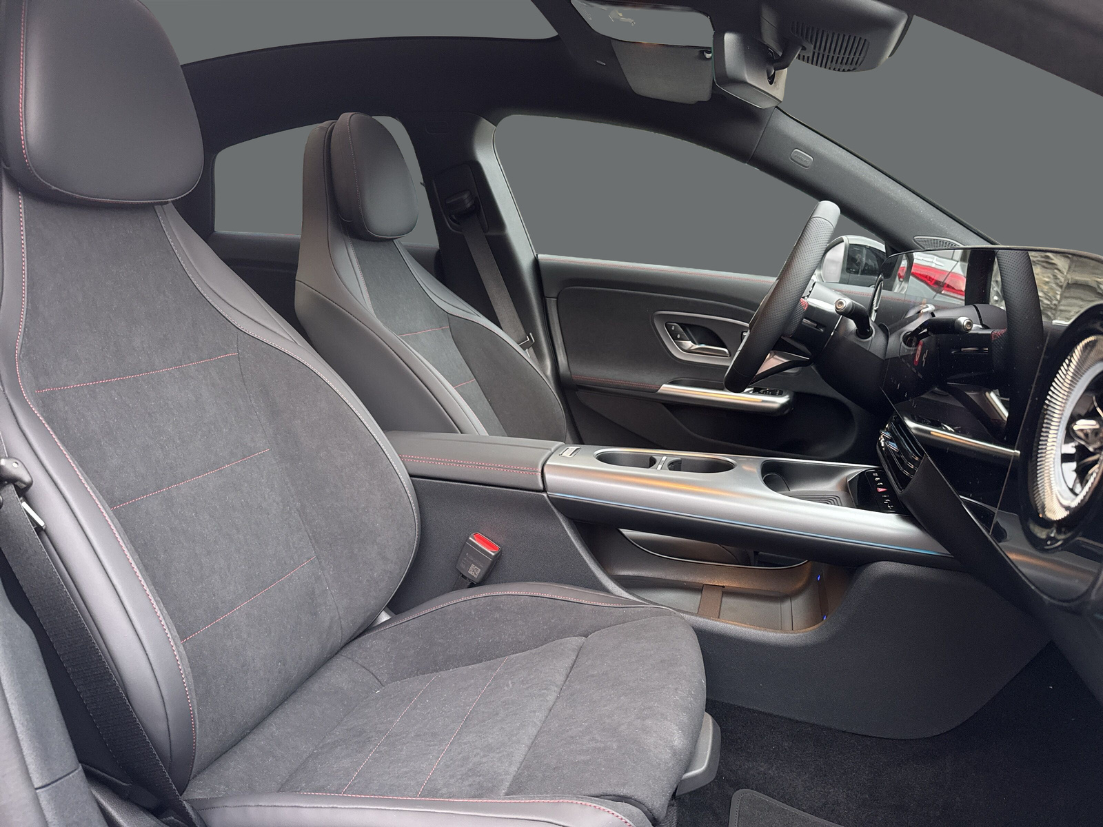 MERCEDES-BENZ CLA 220 8G-DCT 4Matic-image-17