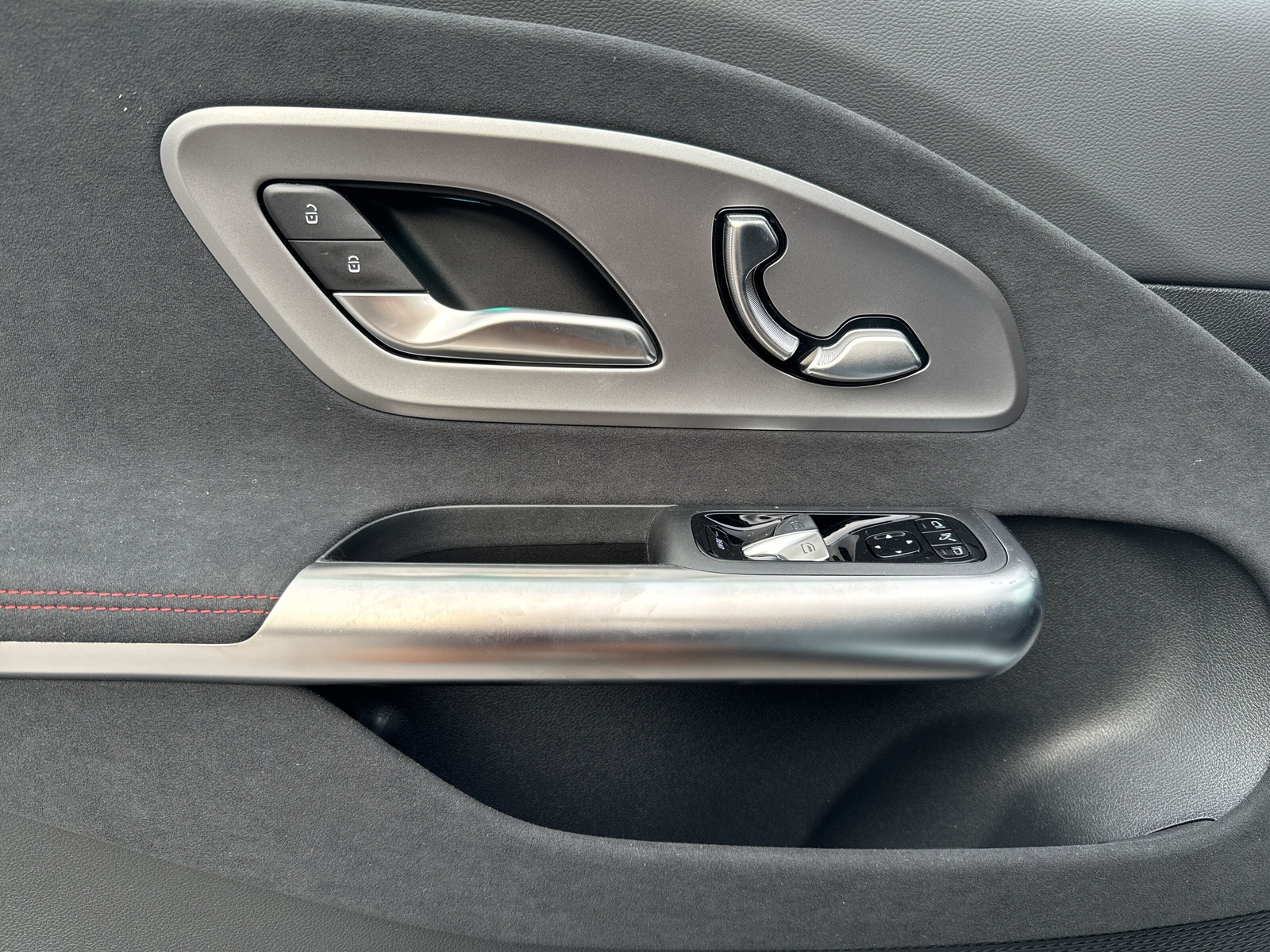 MERCEDES-BENZ CLA 220 8G-DCT 4Matic-image-11