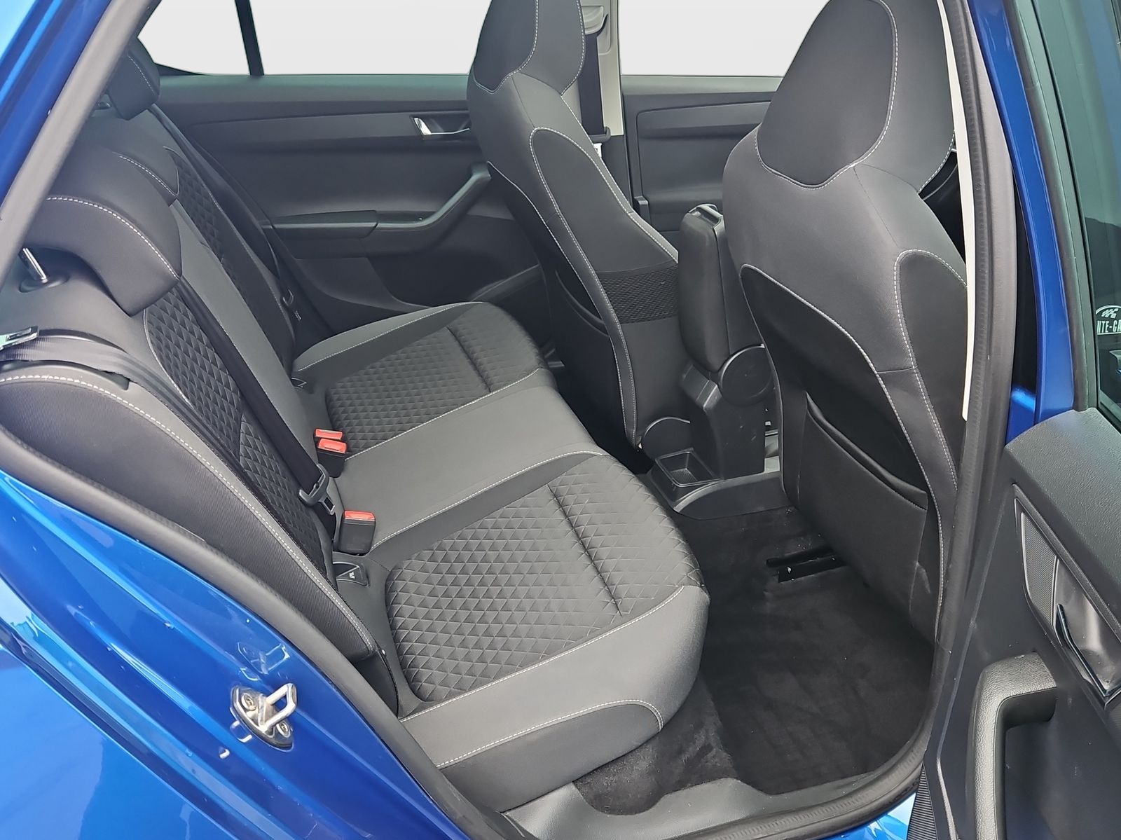SKODA Fabia 1.0 TSI Monte Carlo DSG-image-12