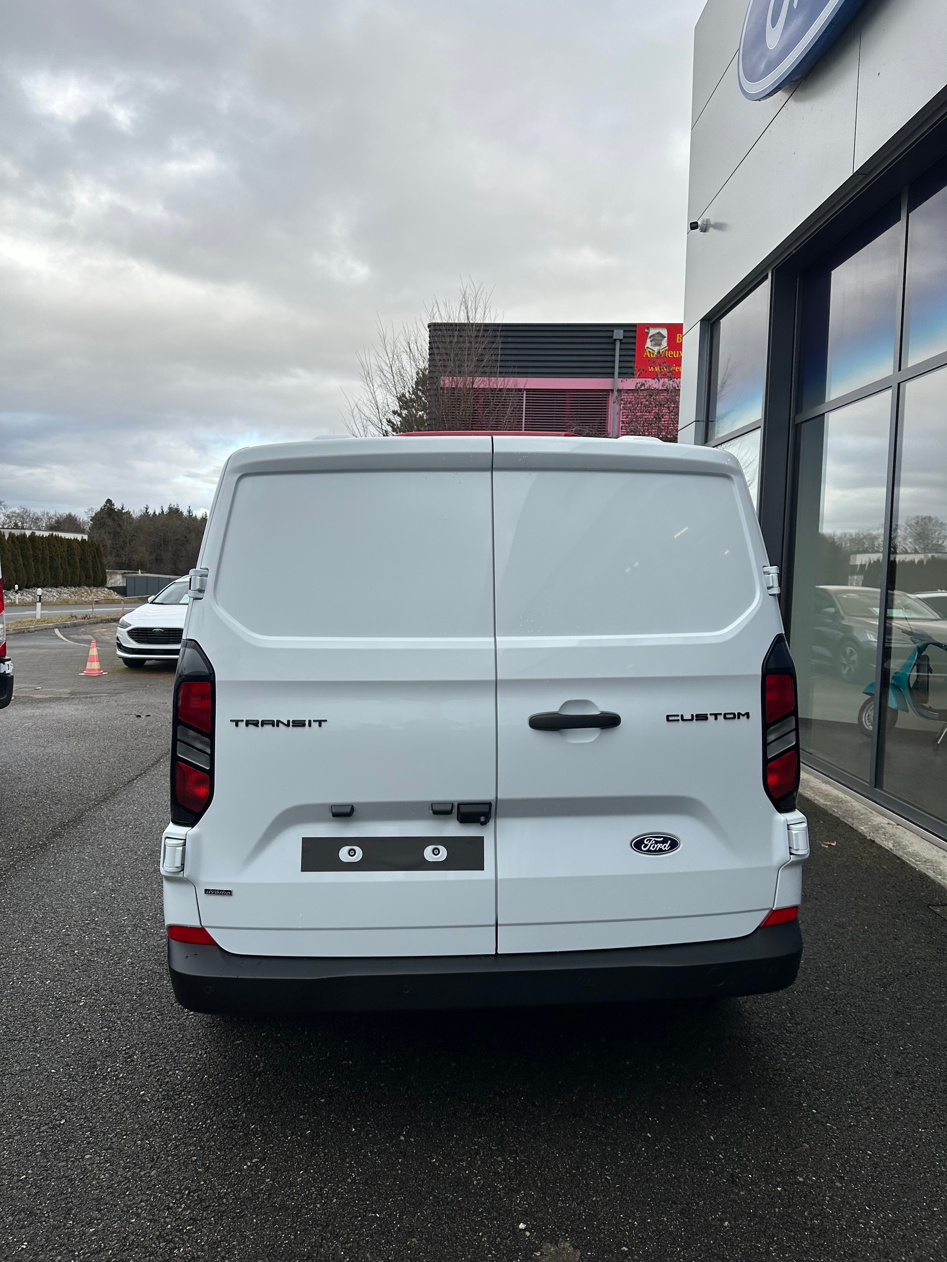 FORD Transit Custom Van 320 L1 2.5 Durat Trend/PHEV-image-4