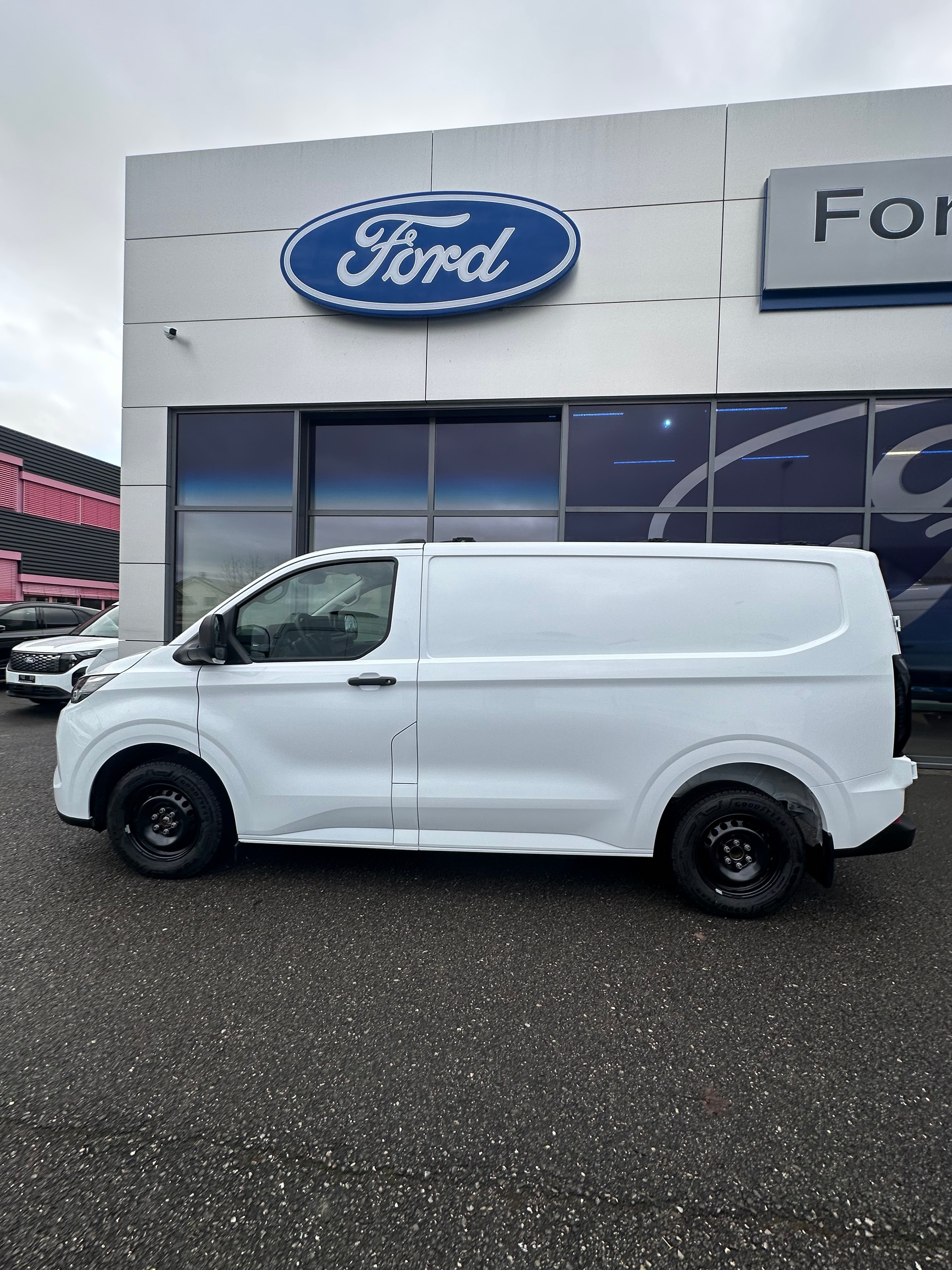 FORD Transit Custom Van 320 L1 2.5 Durat Trend/PHEV-image-2