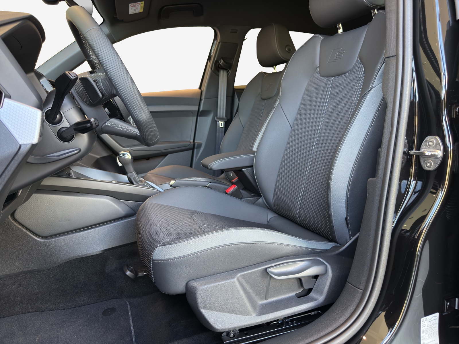 AUDI A1 allstreet 30 TFSI Attraction S-tronic-image-0