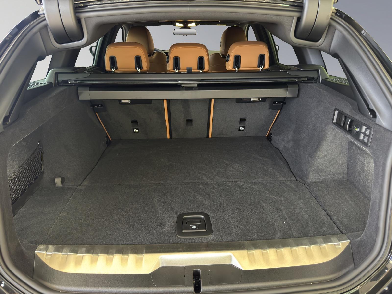 BMW 320e xDrive SAG Touring-image-17
