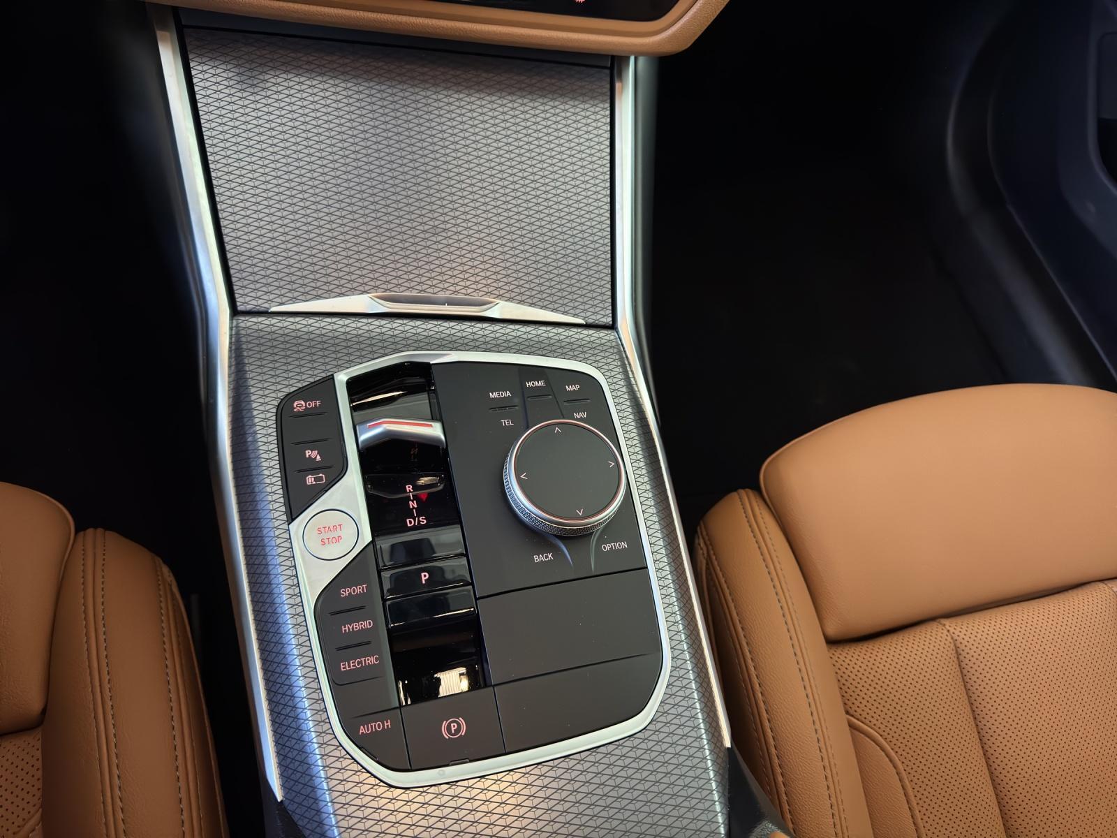 BMW 320e xDrive SAG Touring-image-13