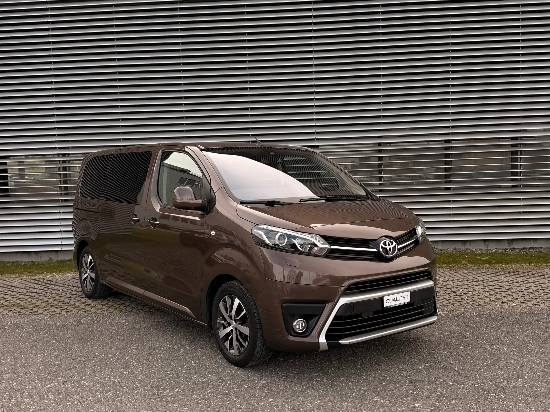 TOYOTA Proace Verso 2.0 D-4D VIP L1 Automatic 8 pLATZ