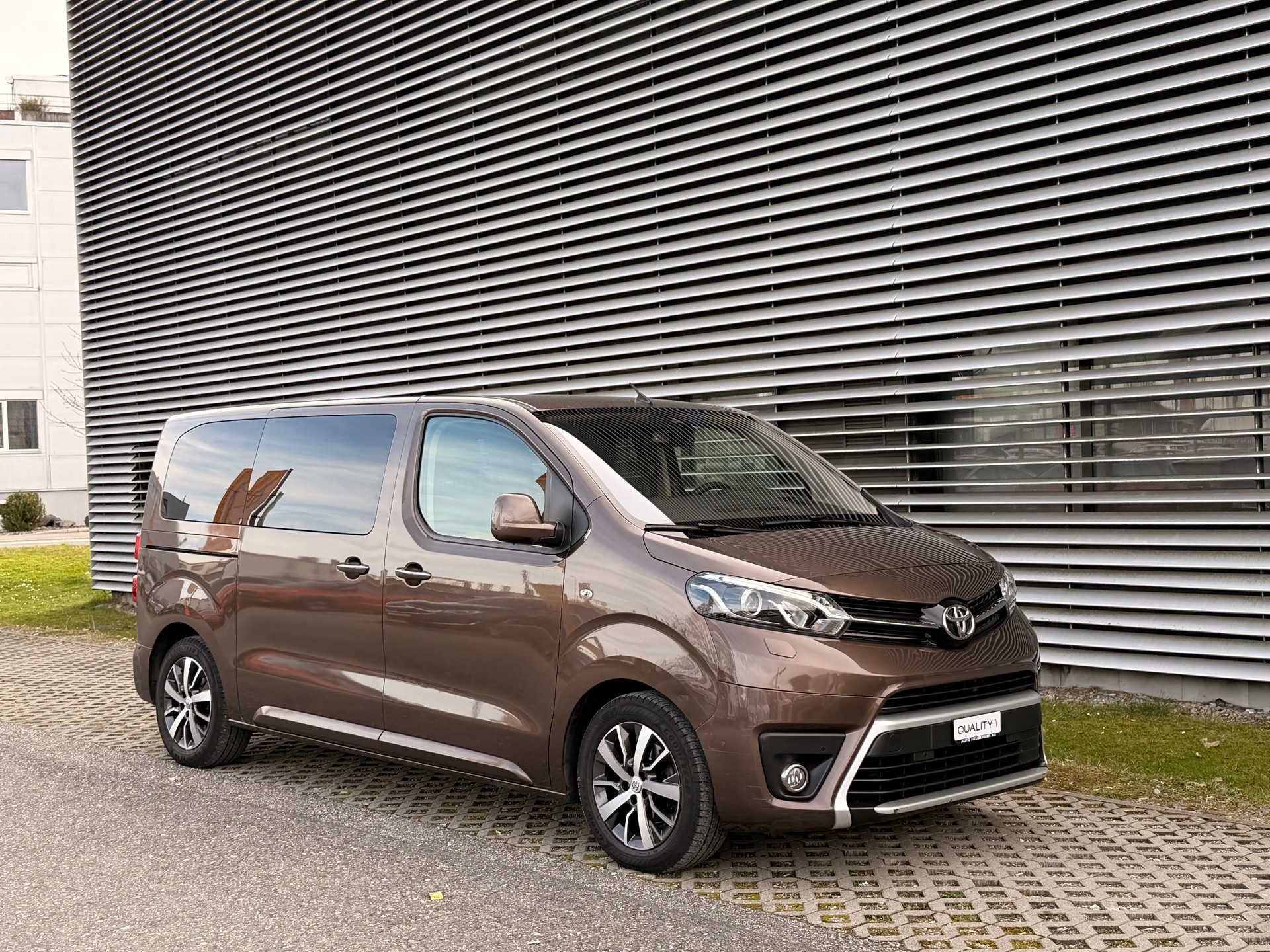 TOYOTA Proace Verso 2.0 D-4D VIP L1 Automatic 8 PLATZ-image-4